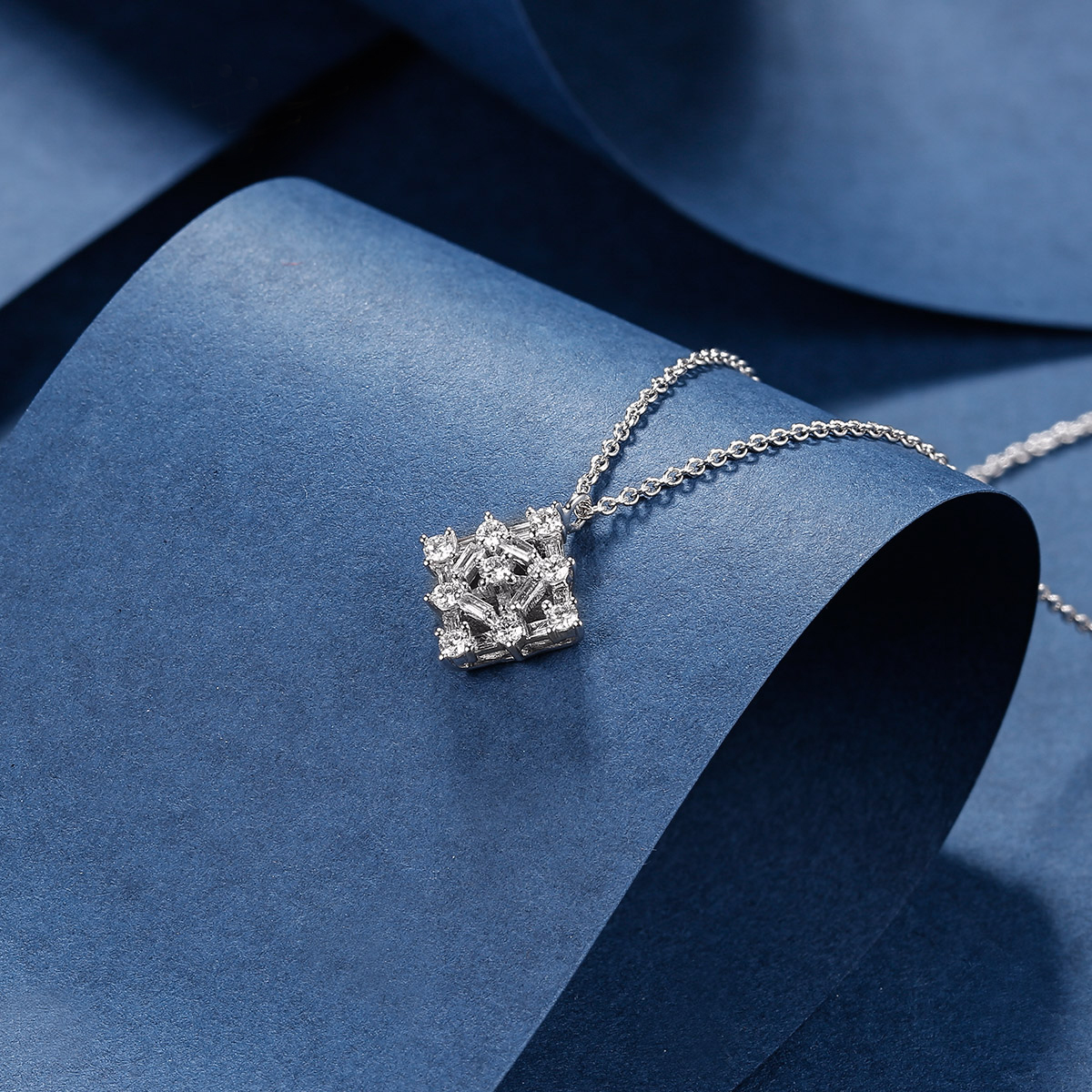 Rio Diamonds Boxie Diamond Necklace 18K White Gold · v3