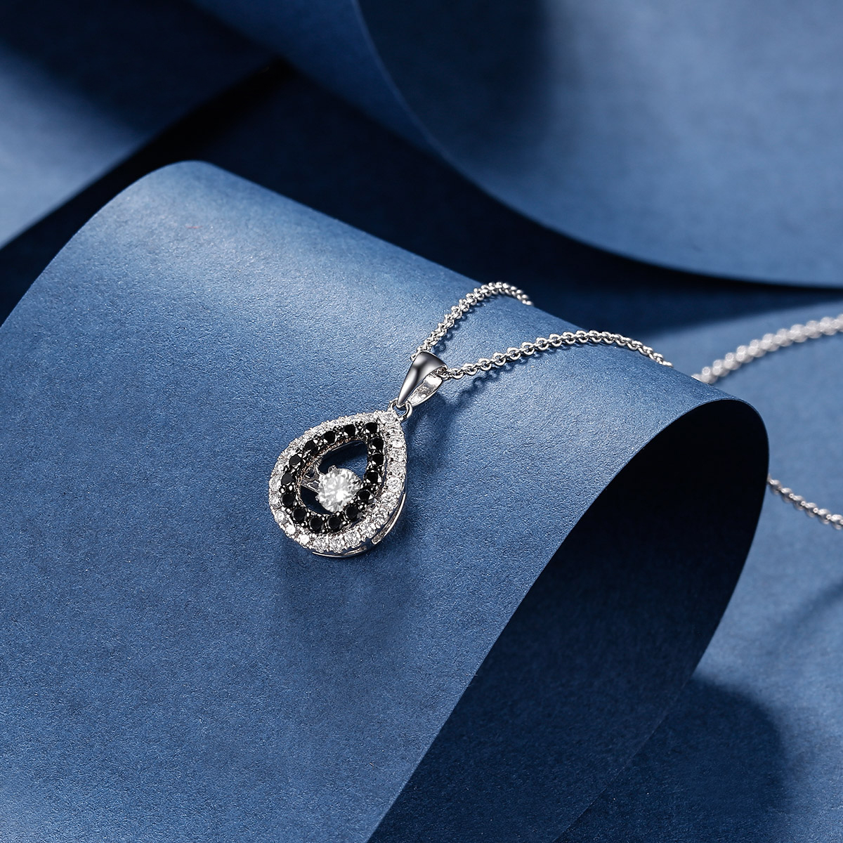 Rio Diamonds Twinky Pırlanta Kolye K18 Beyaz ve Siyah Altın