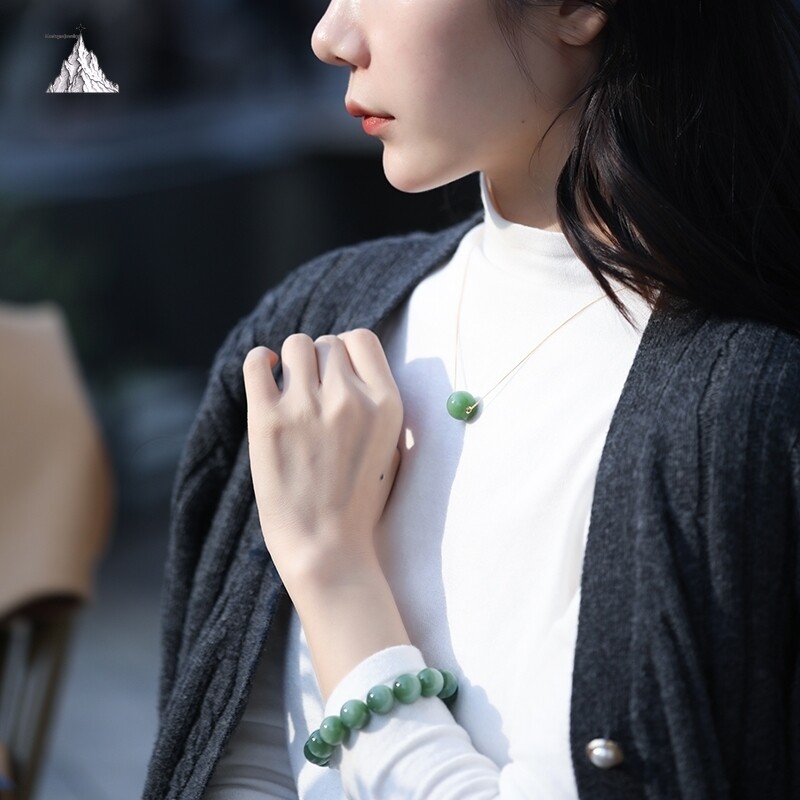 Montagne Jewelry จี้หยกเขียวหายากจากธรรมชาติ ทองคำเหลือง 18k เครื่องประดับผู้หญิง สร้อยคอจี้