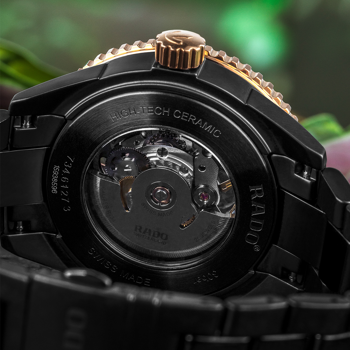 Rado Captain Cook High-tech Ceramic R32127162 · v9