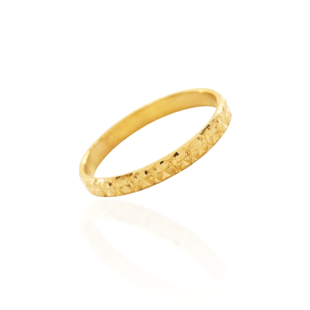 Anello delicato Steffi in oro 916 di Ngee Soon Jewellery