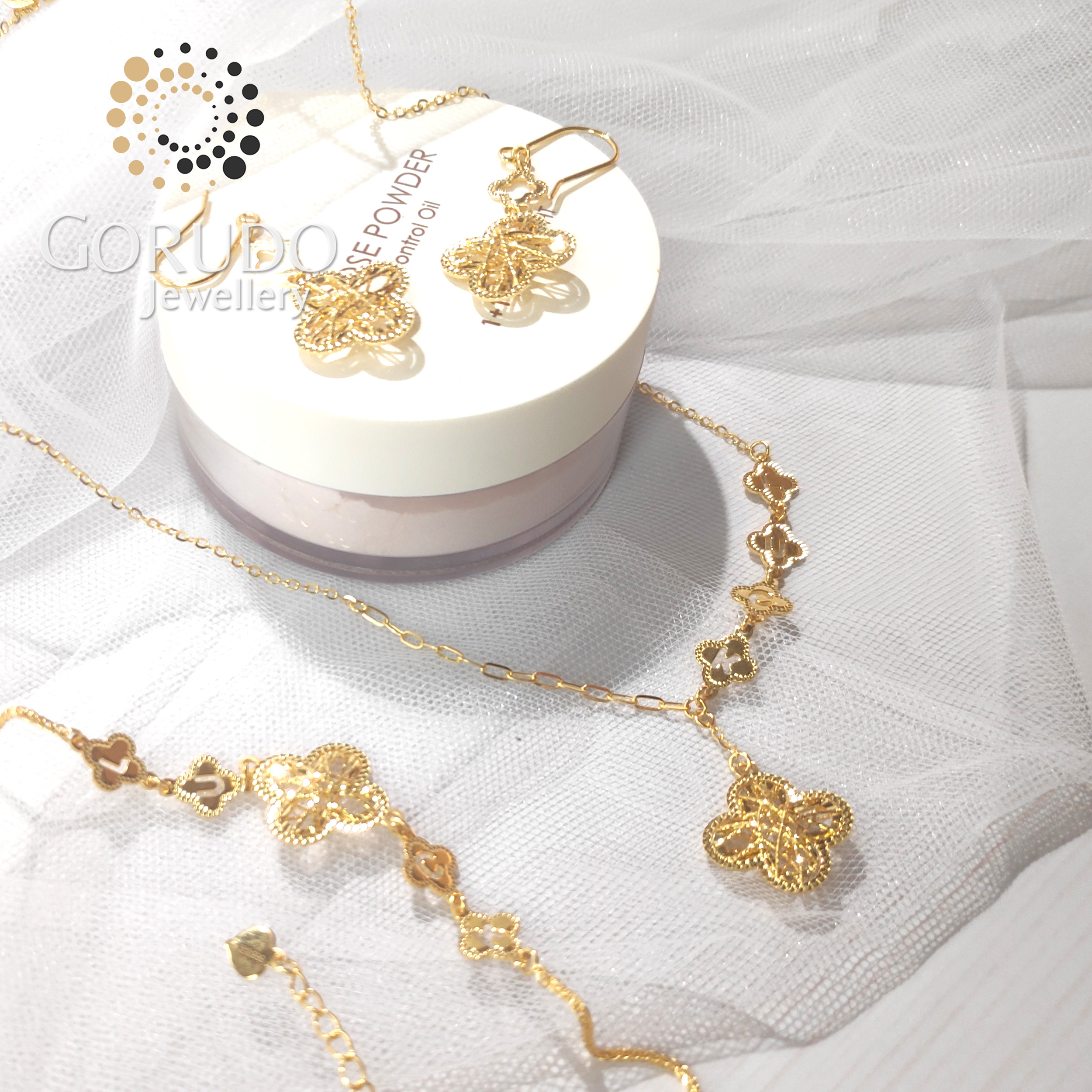 Liontin Daun Cengkeh Keberuntungan dari Emas Murni 999 dari Gorudo Jewellery dengan Gelang dan Anting Rantai (Set Perhiasan)