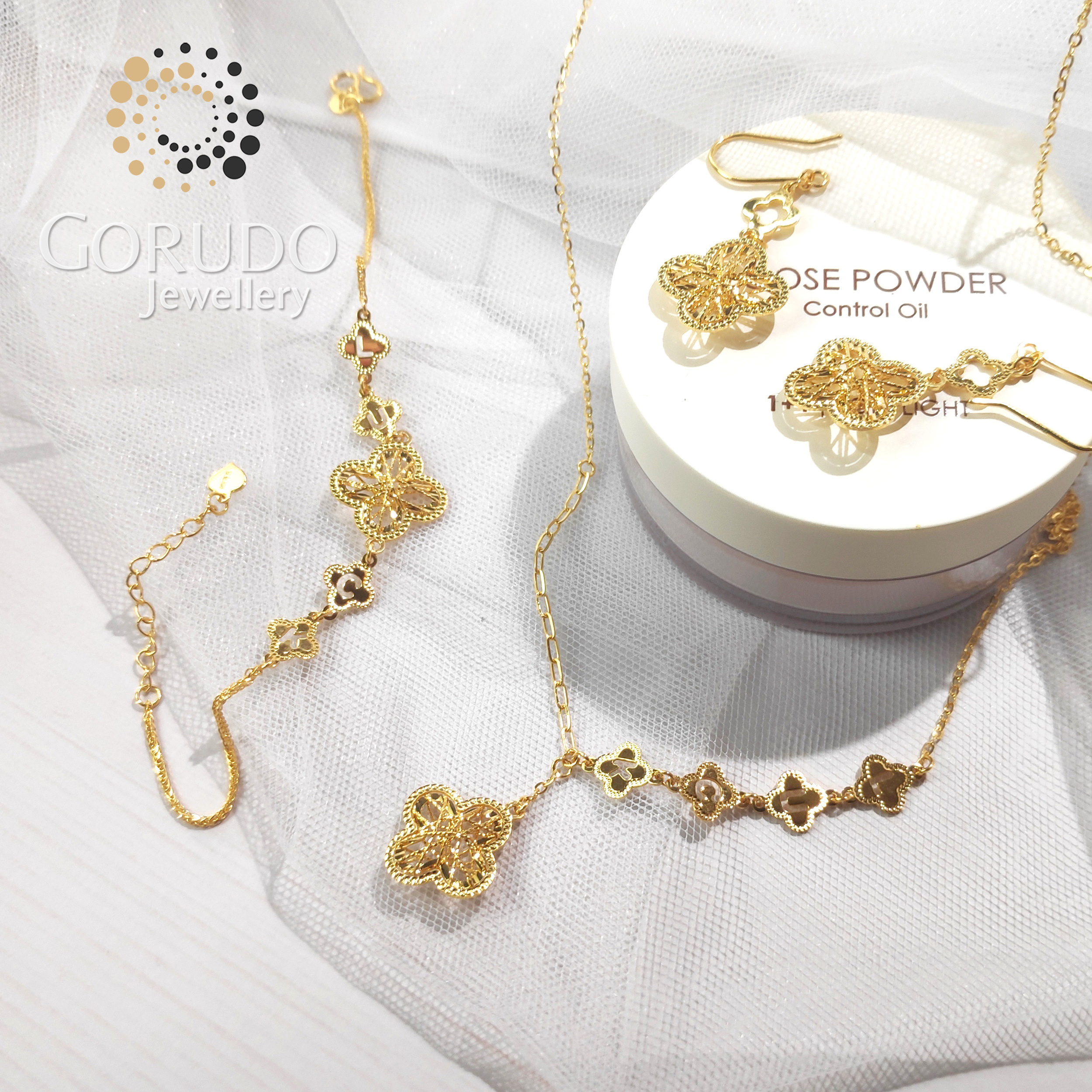 Liontin Daun Cengkeh Keberuntungan dari Emas Murni 999 dari Gorudo Jewellery dengan Gelang dan Anting Rantai (Set Perhiasan)