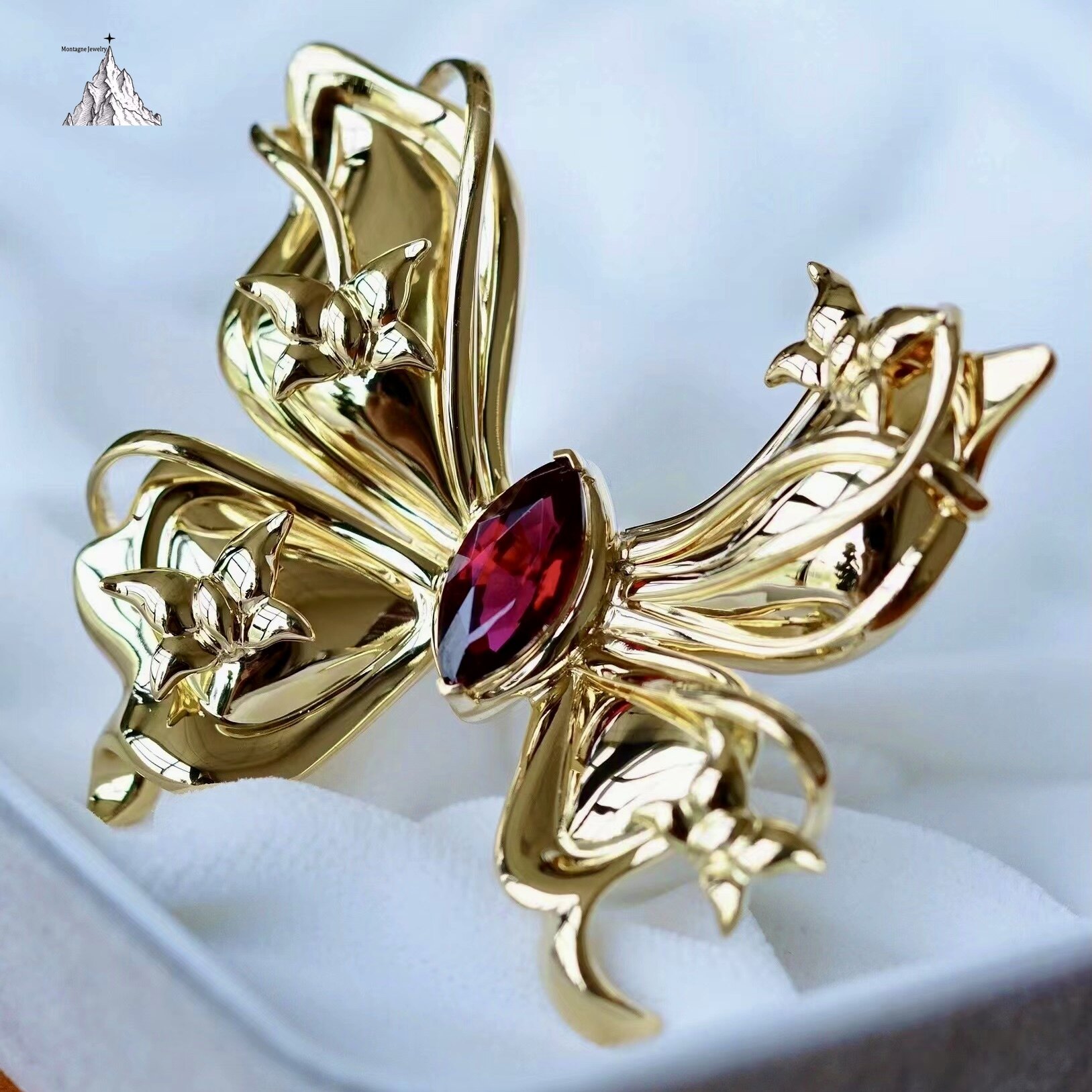 Montagne Jewellery Custom Jewelry Queen of Butterfly 18k Gold Ring