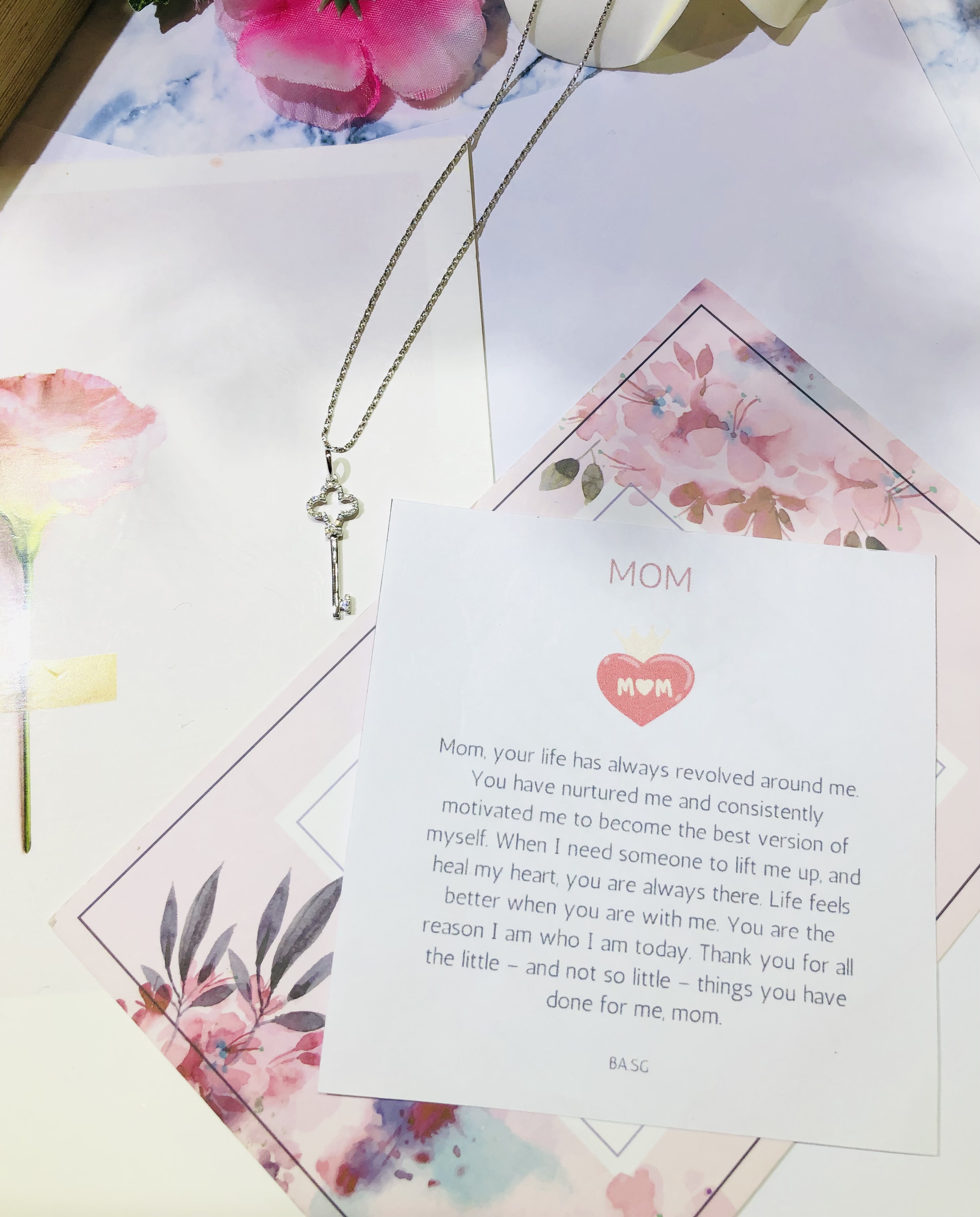 [SG Seller] Sleutelhanger met diamanten in 9k witgoud | Halskettingen | Cadeaus