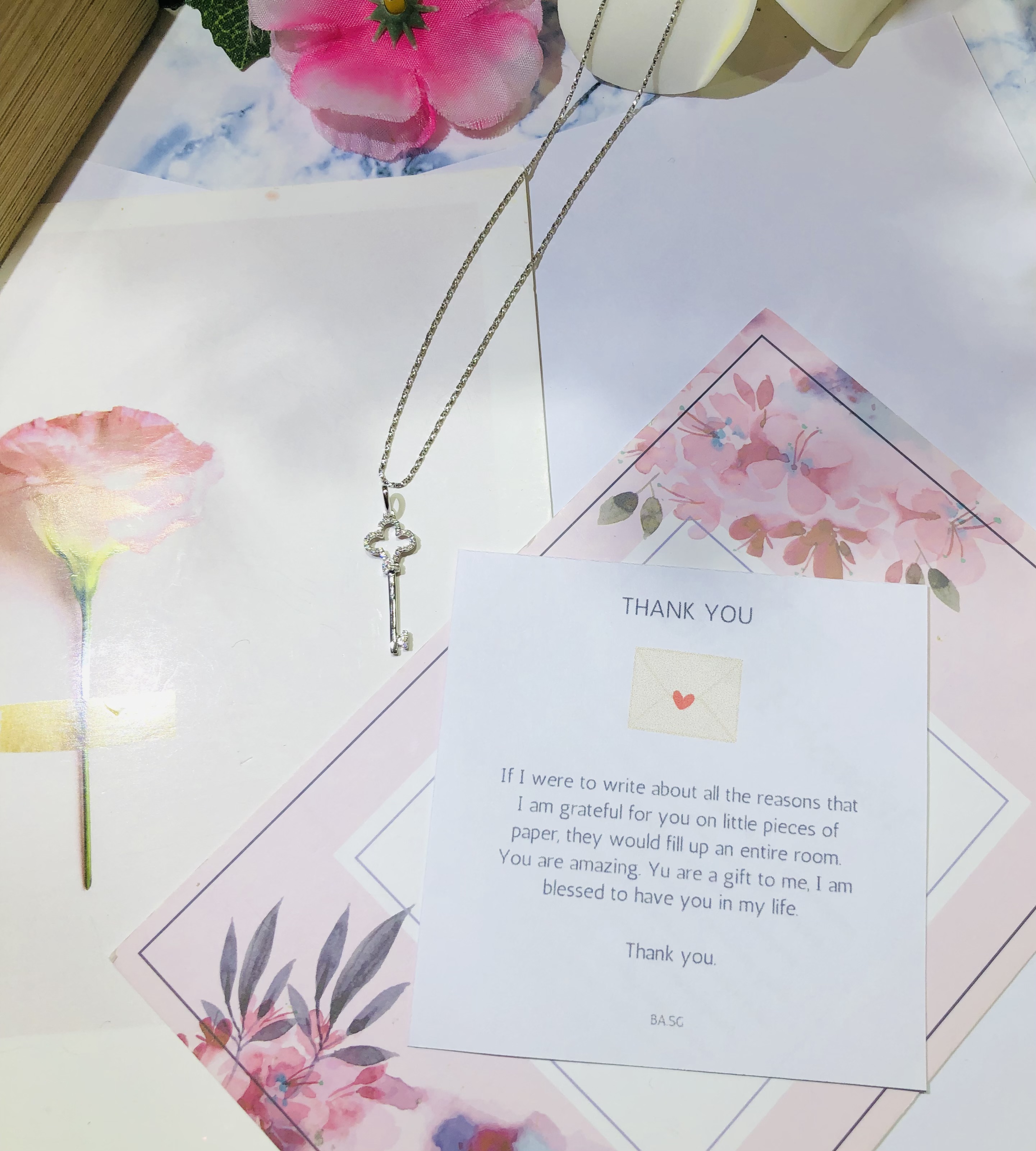 [SG Seller] Sleutelhanger met diamanten in 9k witgoud | Halskettingen | Cadeaus