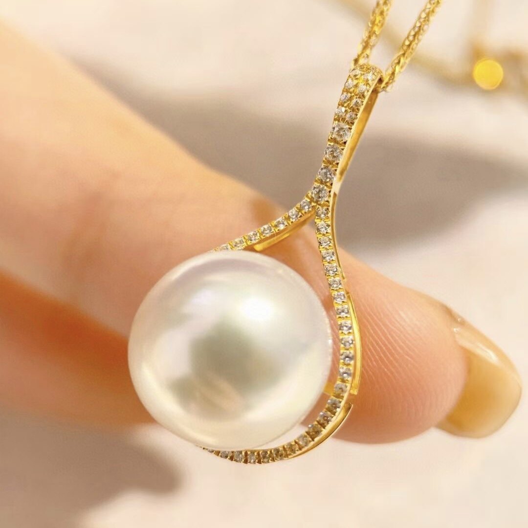 Montagne Jewelry 18k Gold Pendant Elegant Mermaid Design Fine Jewellery Natural 12mm White Pearl Pendant Gold Necklace