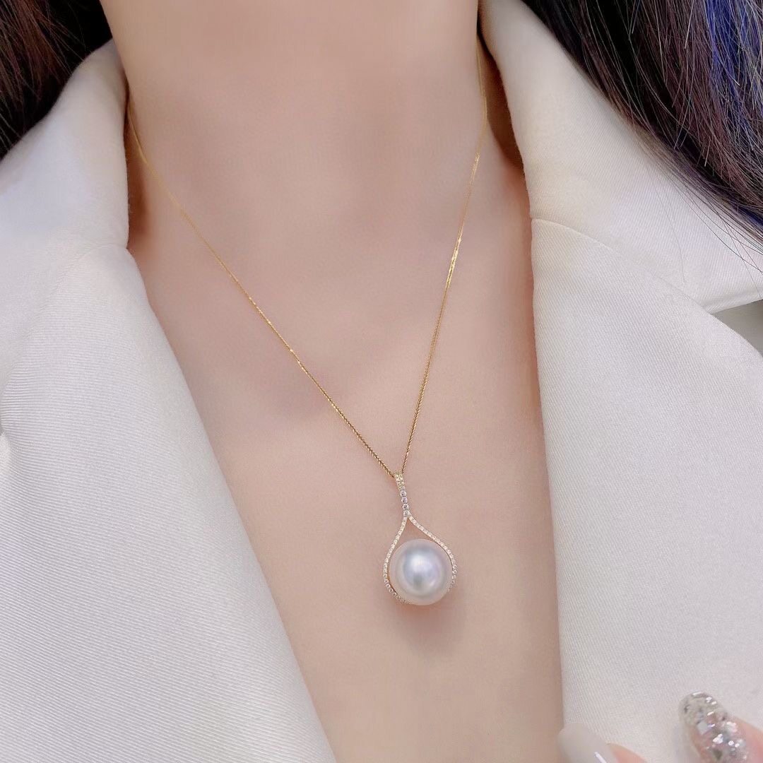 Montagne Jewelry 18k Gold Pendant Elegant Mermaid Design Fine Jewellery Natural 12mm White Pearl Pendant Gold Necklace