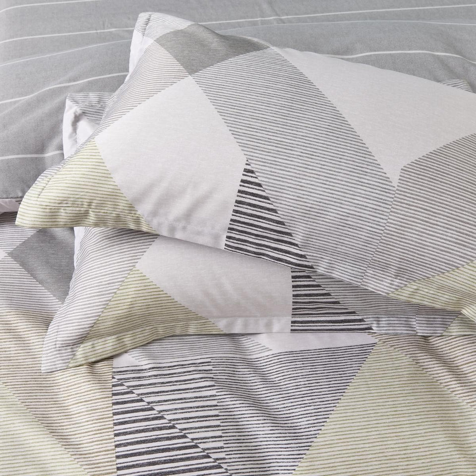 ชุดเตียง MYSTIQUE TAUPE ผ้าปูที่นอน Tencel คุณภาพสูง 700 เส้น
