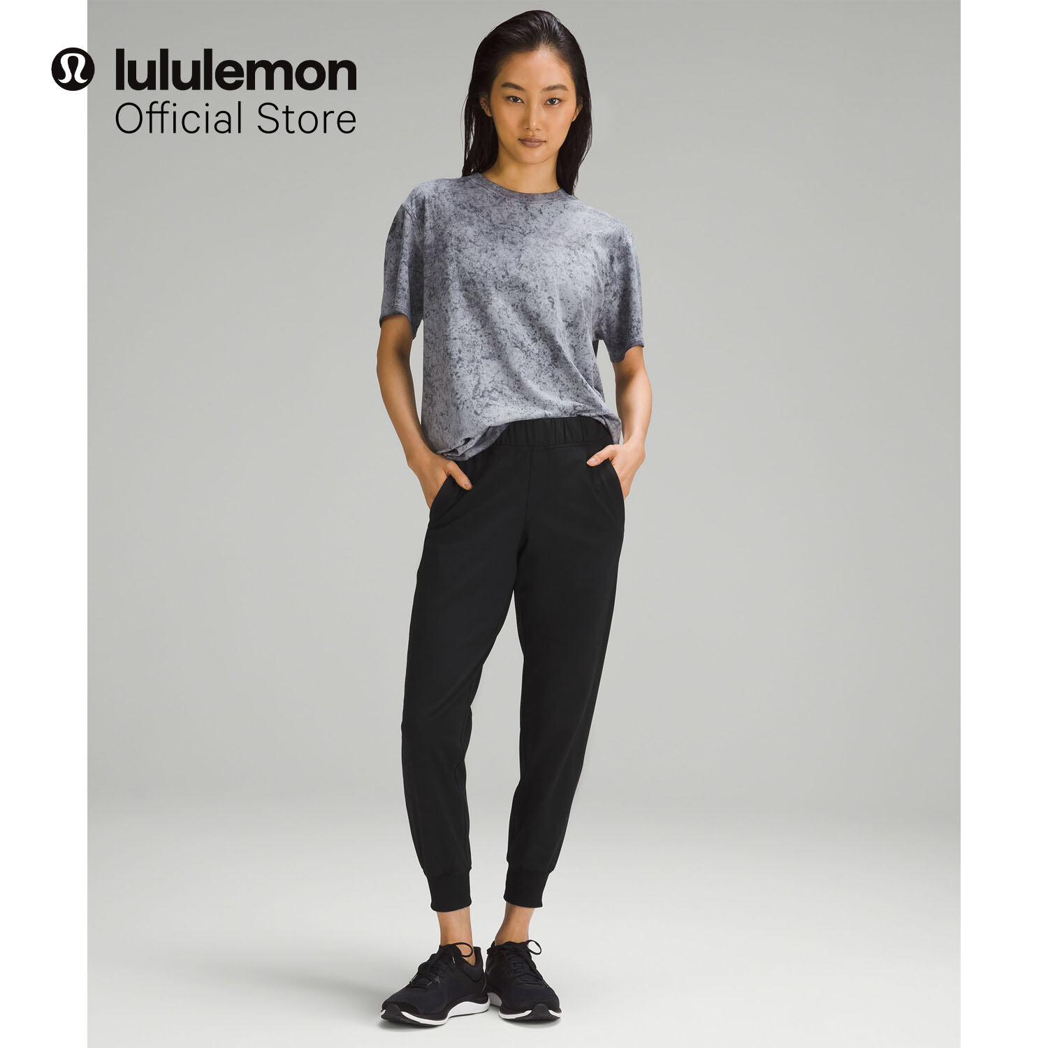 lululemon Women's Luxtreme™ Slim-Fit Mid-Rise Jogger - Asia Fit · v3
