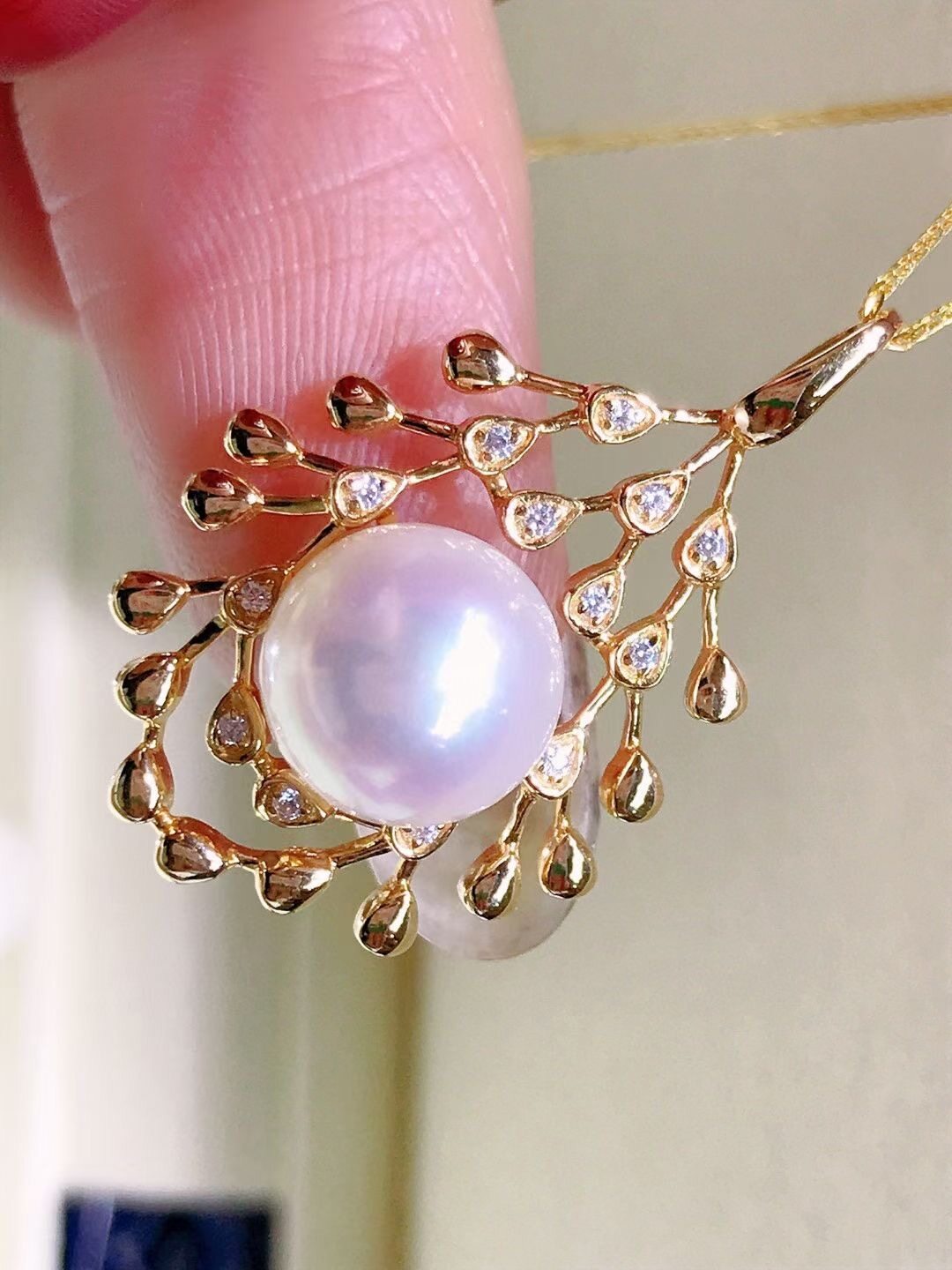 Montagne Jewelry 18k Pure White Gold Pendant Pine Cone Design Fine Jewellery Natural 8-9mm Pearl Pendant Necklace