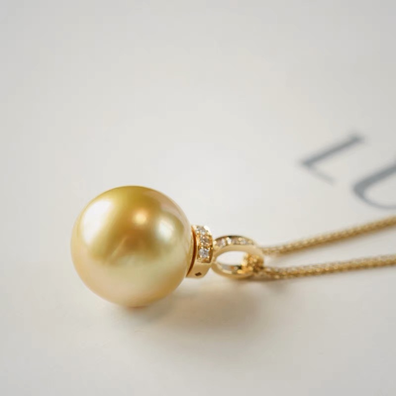 Montagne Jewelry สร้อยคอทองคำบริสุทธิ์ 18k สำหรับผู้หญิง จี้ไข่มุกทะเลใต้แท้ 12-13 มม.