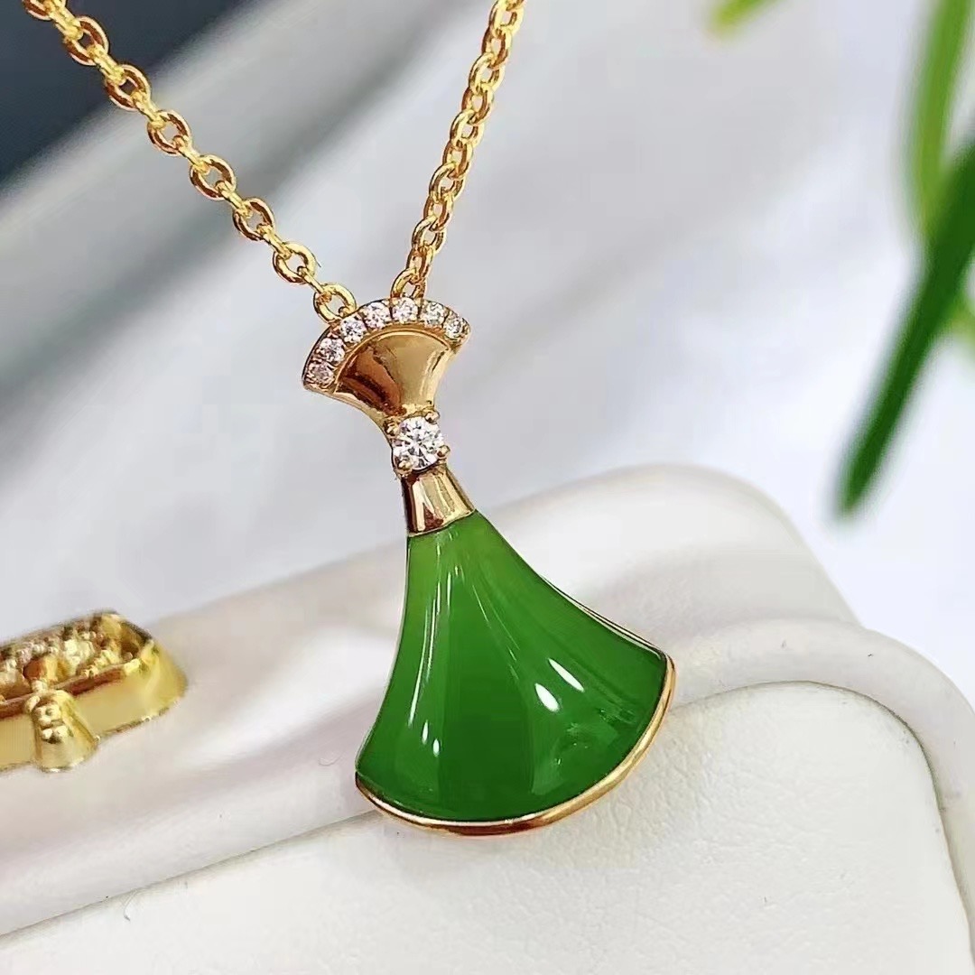 Montagne Jewelry 18K Pure Gold necklace for women 19x12mm Lucky Leaf Diamond Inset Design Fine Jewellery Natural Grade A Green Jade Pendant · v3
