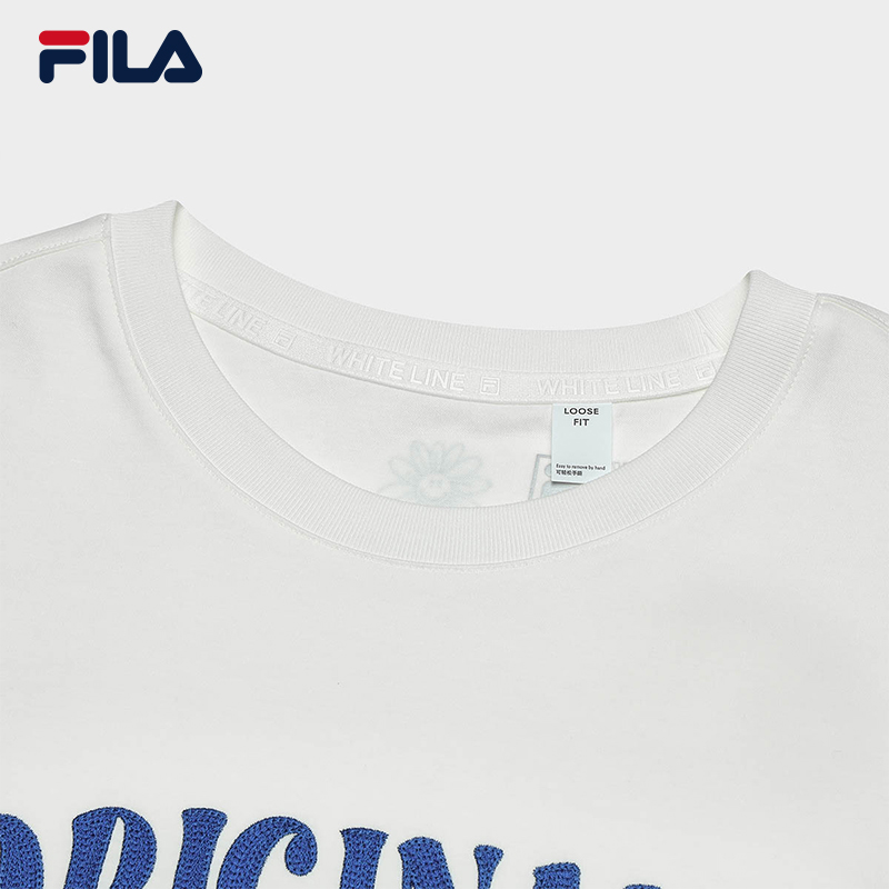 تي شيرت نسائي بأكمام قصيرة من FILA CORE WHITE LINE X WIGGLE WIGGLE باللون الأبيض