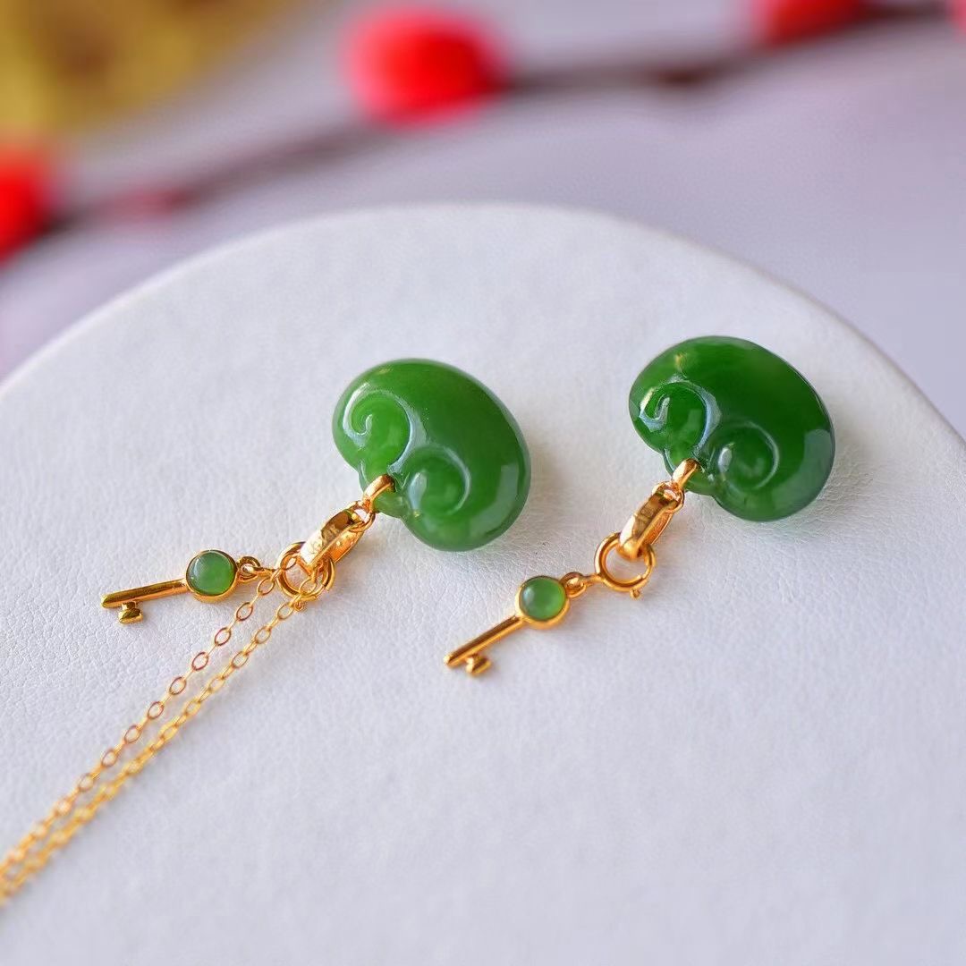 Montagne Jewelry 18k Pure Rose Gold Necklace Diamond Inset RUYI Key Design Fine Jewellery 18.5*16mm Natural Grade A Green Jade Pendant Necklace
