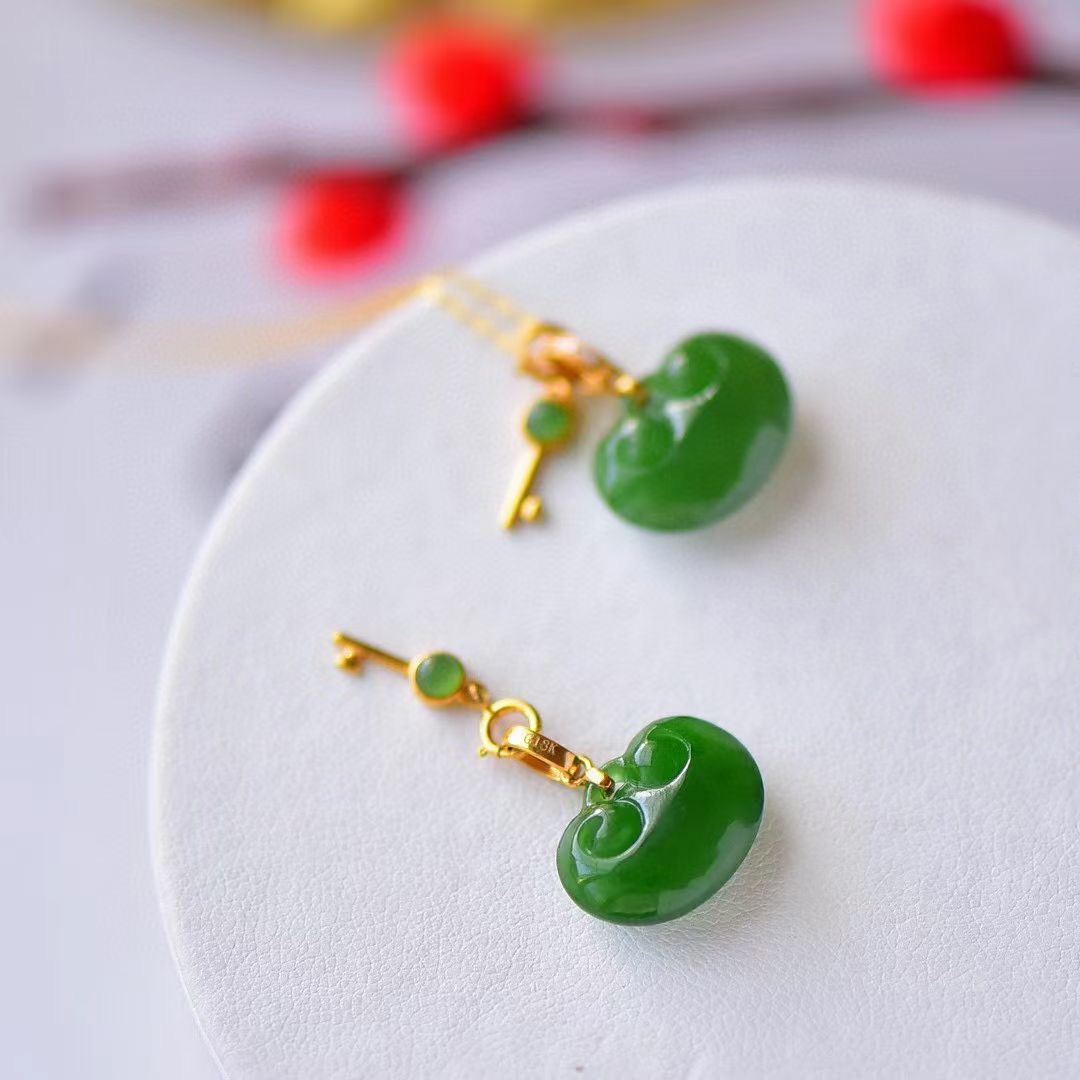 Montagne Jewelry 18k Pure Rose Gold Necklace Diamond Inset RUYI Key Design Fine Jewellery 18.5*16mm Natural Grade A Green Jade Pendant Necklace