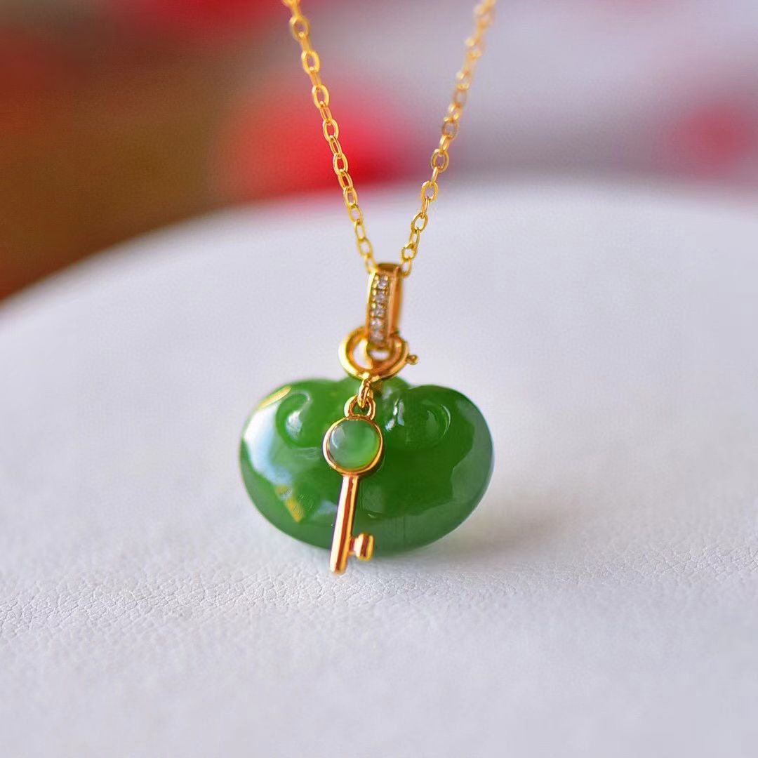Montagne Jewelry 18k Pure Rose Gold Necklace Diamond Inset RUYI Key Design Fine Jewellery 18.5*16mm Natural Grade A Green Jade Pendant Necklace