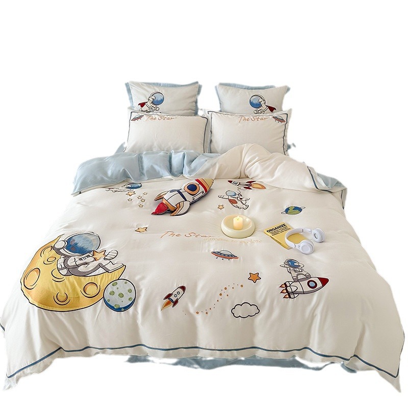 Set di biancheria da letto Cartoon Embroidery 100 Blue Essence Set quattro pezzi in Tencel bifacciale con lenzuolo e copripiumino in seta ghiacciata fresca per bambini AoyuejhaSD-CB