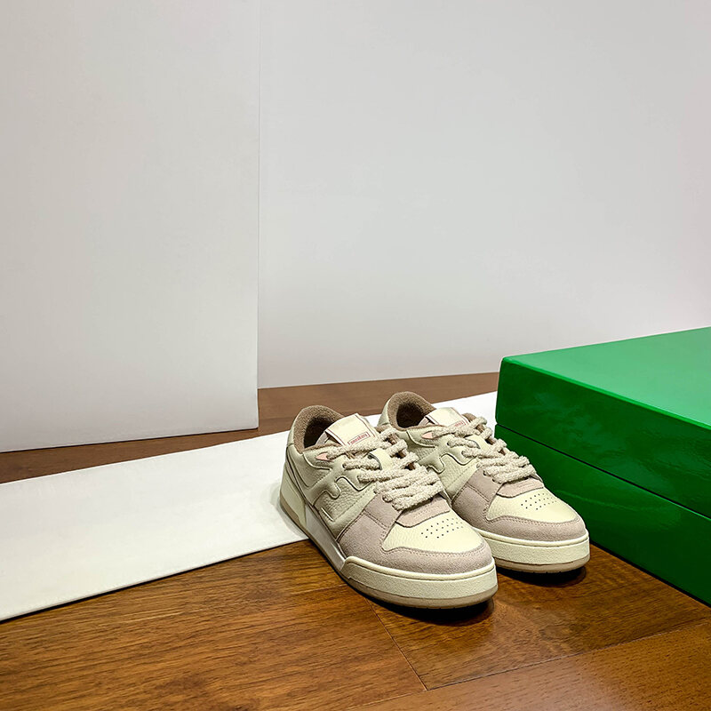 Scarpe da tavola retrò in pelle color block da donna casual all-match primaverili nuovo stile Sneakers bianche sportive Dequn Shoes Street Style