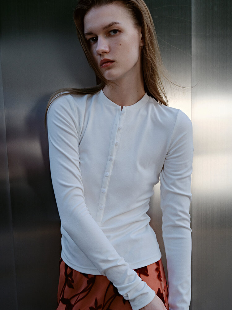 RoseLingLing Ultra-Fine Australian Silk Wool Blend Slimming Knit T-Shirt with Henley Collar for Women Casual Summer Style