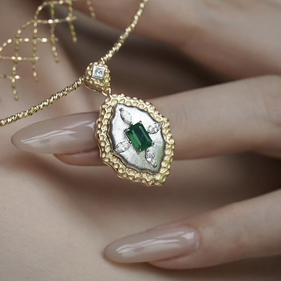 Montagne Jewelry สร้อยคอทองคำบริสุทธิ์ 18k สำหรับผู้หญิง ประดับเพชร buccellati ดีไซน์เครื่องประดับชั้นดี สร้อยคอจี้มรกต Panjshir ธรรมชาติ
