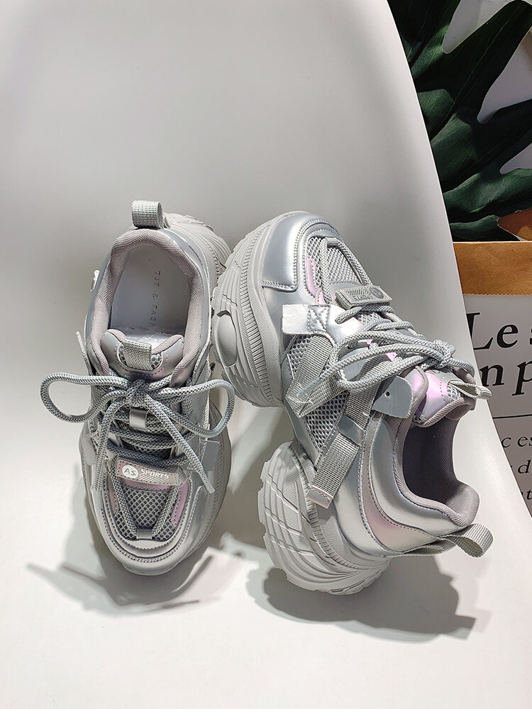 Autunno 2024 Nuovo arrivo Scarpe da papà leggere con suola spessa da donna argentate piccole facili da abbinare Scarpe casual con suola morbida Sneakers Tide