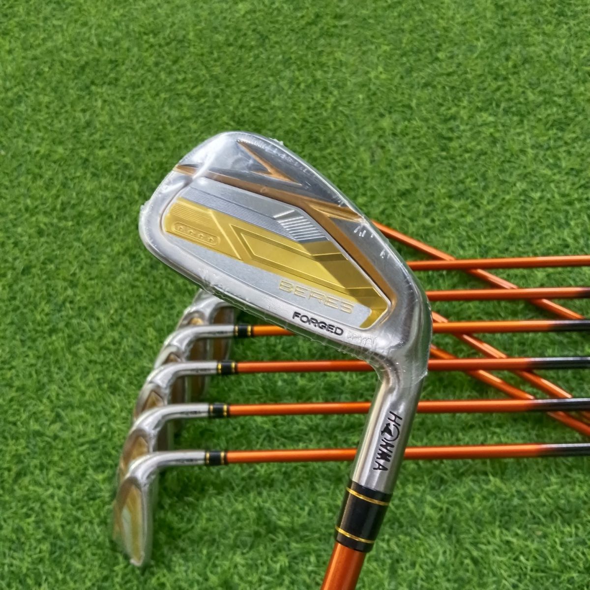 HONMA S-09 2024 Herren-Golfschläger HONMA S-09 Golfeisen-Set 4-11 AW SW, 10-tlg. 4Star BERES Clubs Irons R /SR /S Flex Graphit, Schaft und Kopfbedeckung