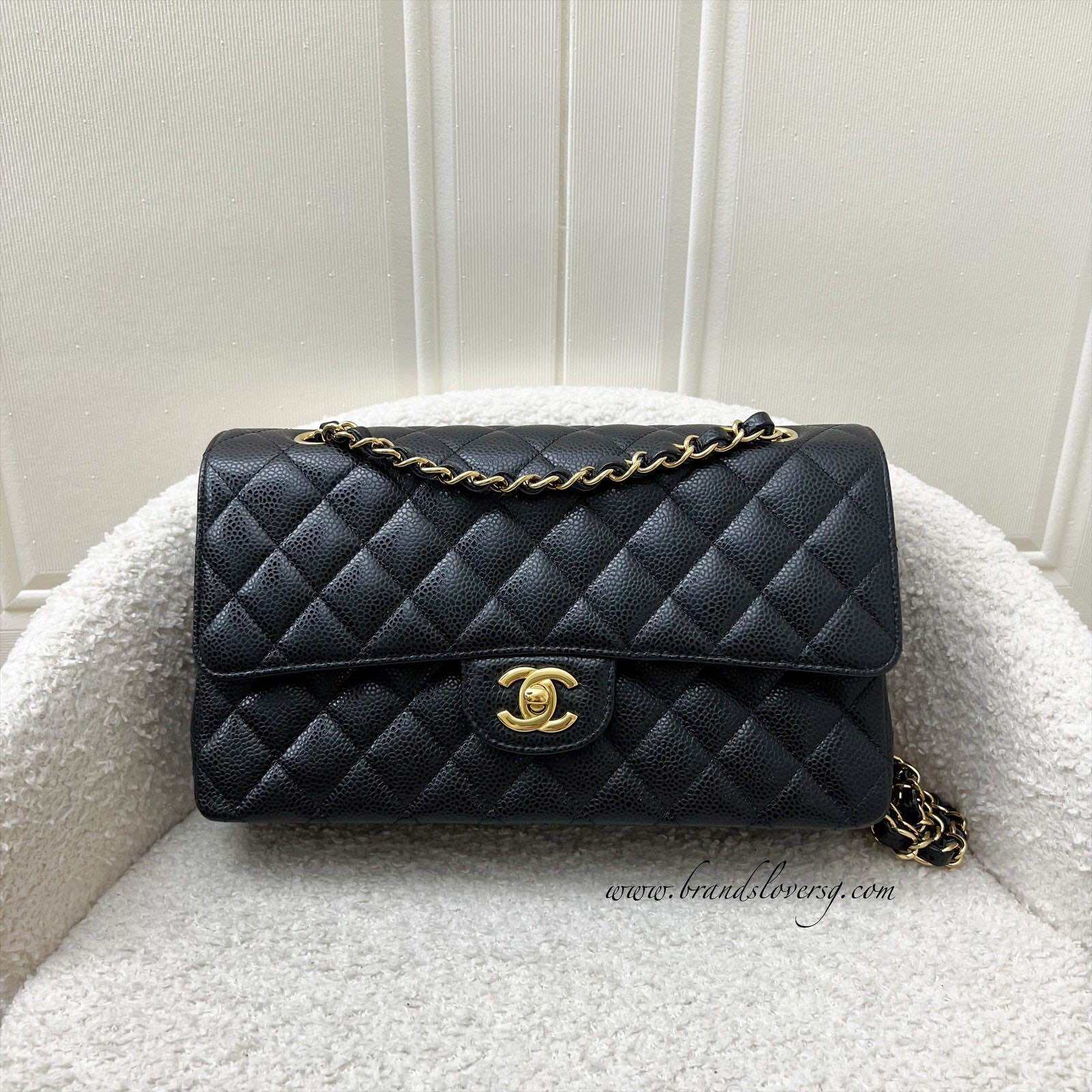 Chanel Medium Classic Flap CF in Black Caviar and GHW · v19