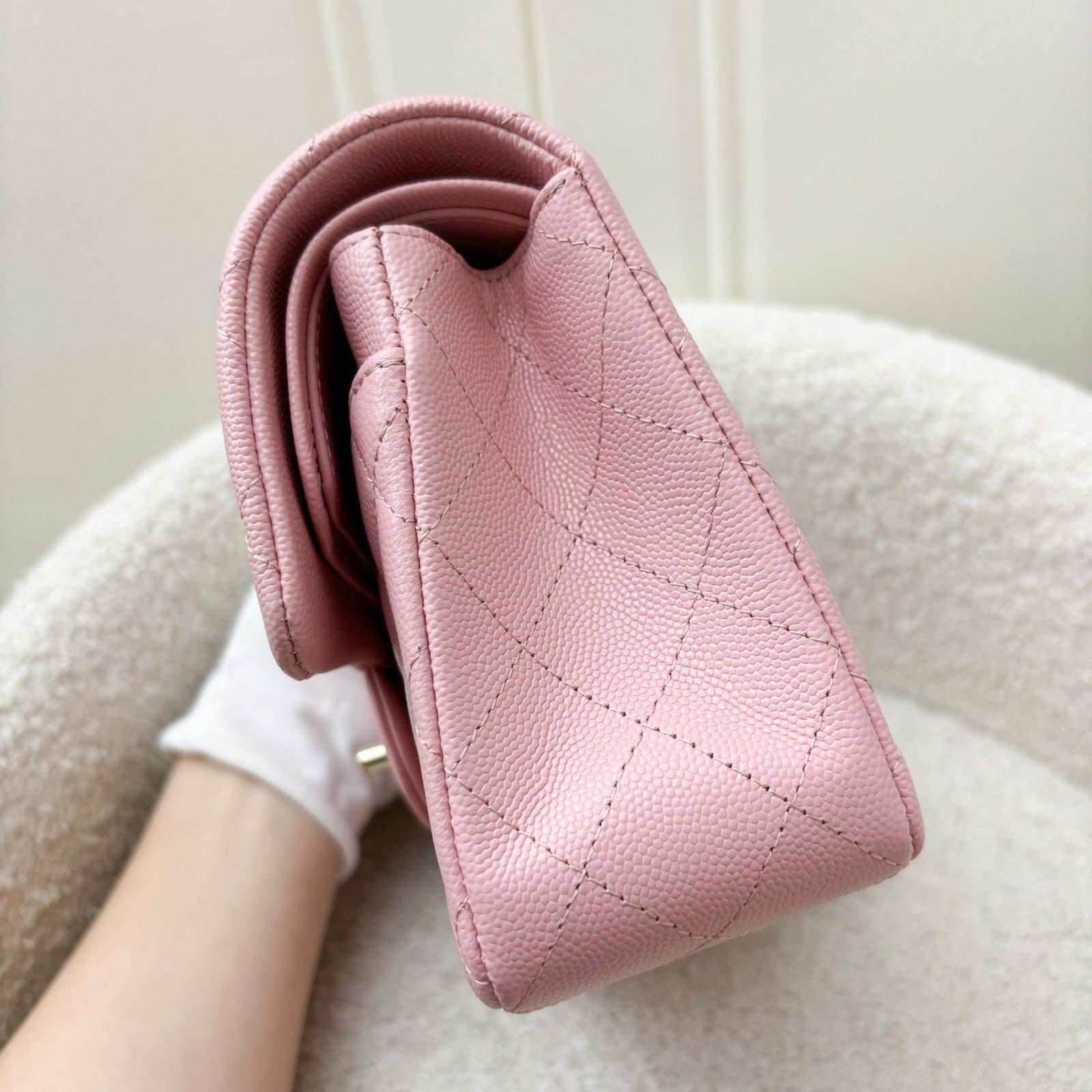 Chanel Small Classic Flap CF in 22C Sakura Pink Caviar LGHW · v7
