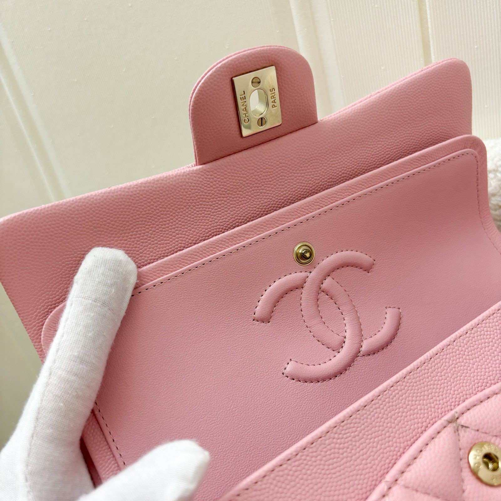 Chanel Small Classic Flap CF in 22C Sakura Pink Caviar LGHW · v7