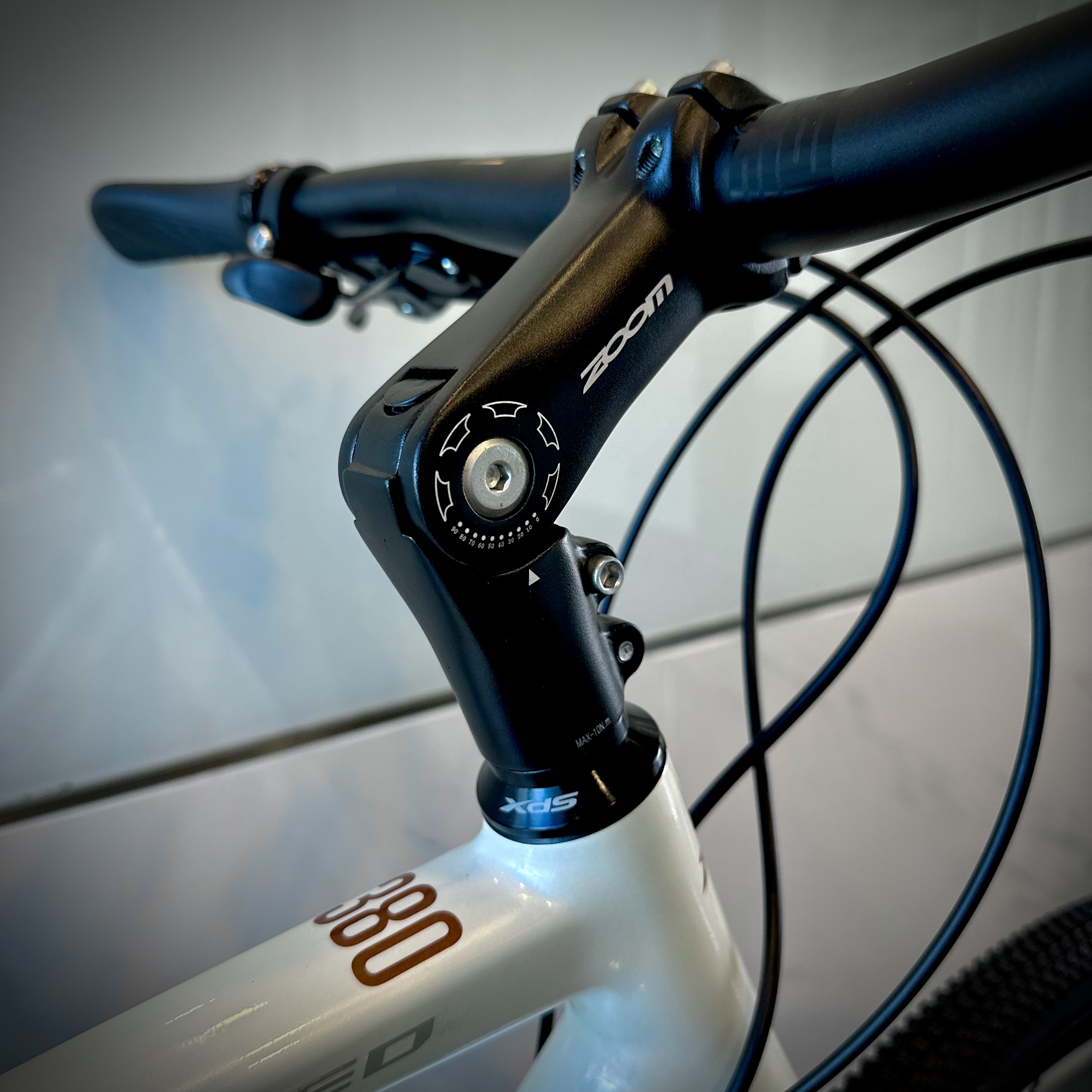 Bicicletta ibrida XDS Hispeed 380, telaio in alluminio ultraleggero, Shimano a 8 velocità