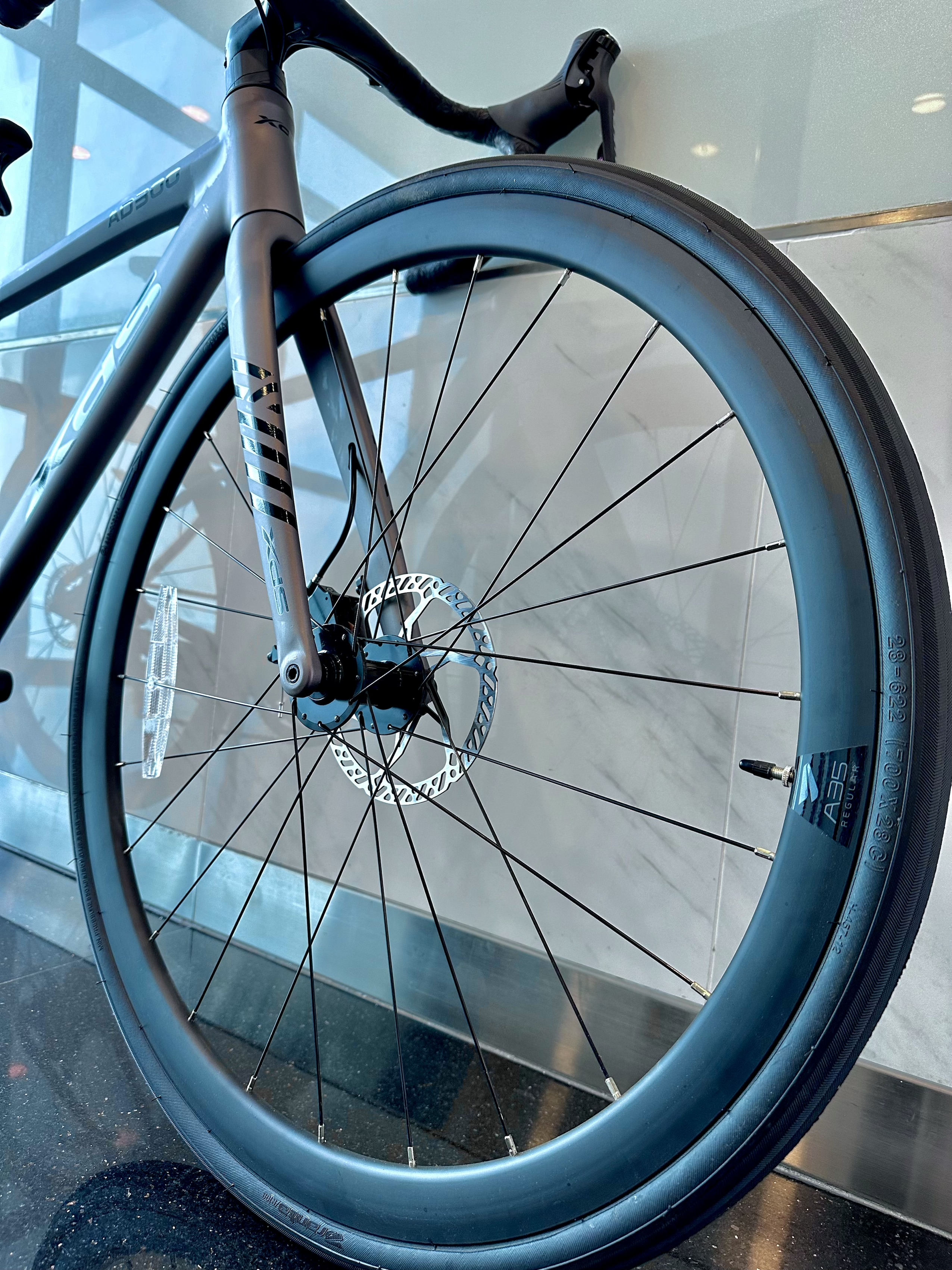 XDS AD 300 Aero Road Bike, Shimano 9-speed Sora with Hydraulic Disc Brakes · v8
