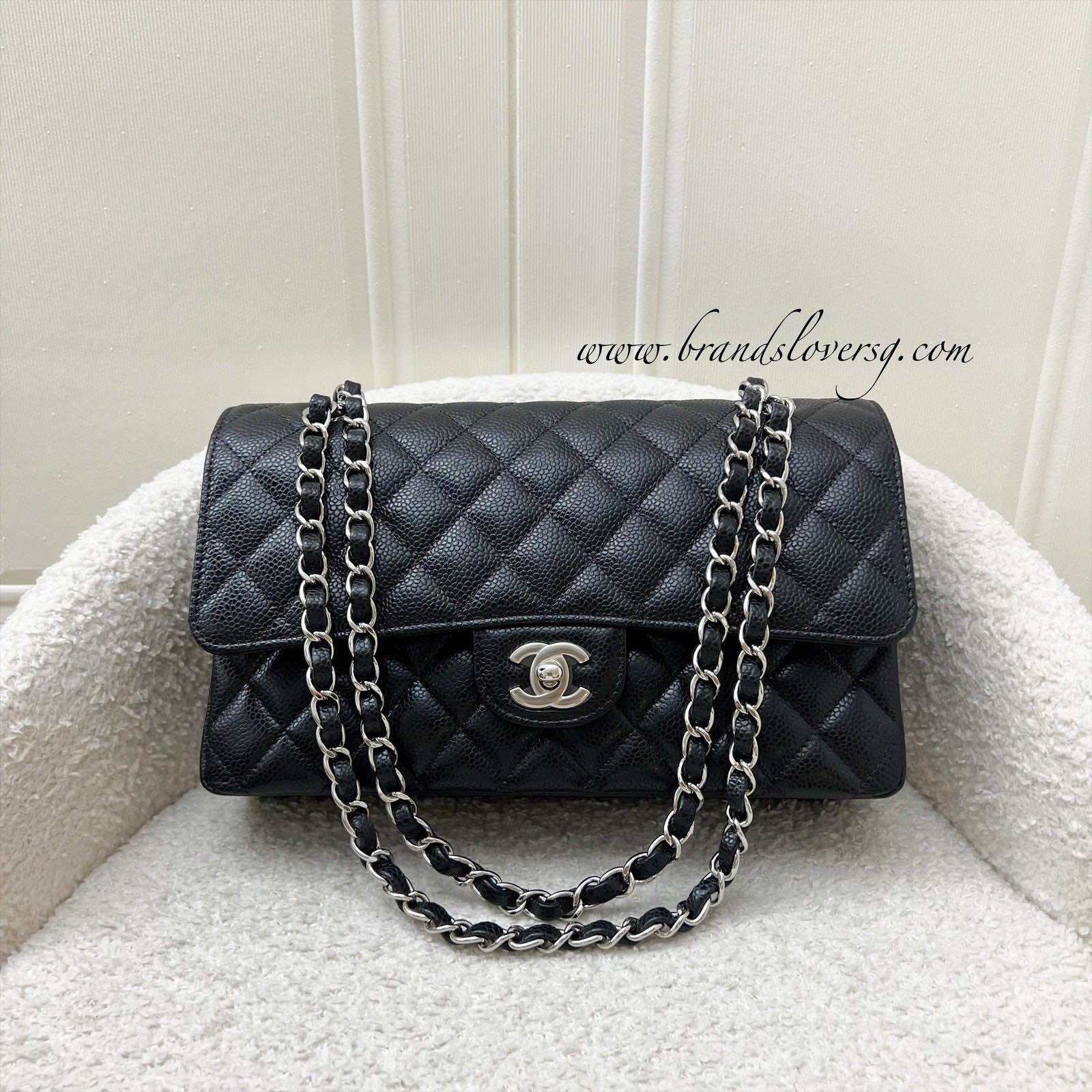 Chanel Medium Classic Flap CF in Black Caviar and SHW (Model: A01112) · v22