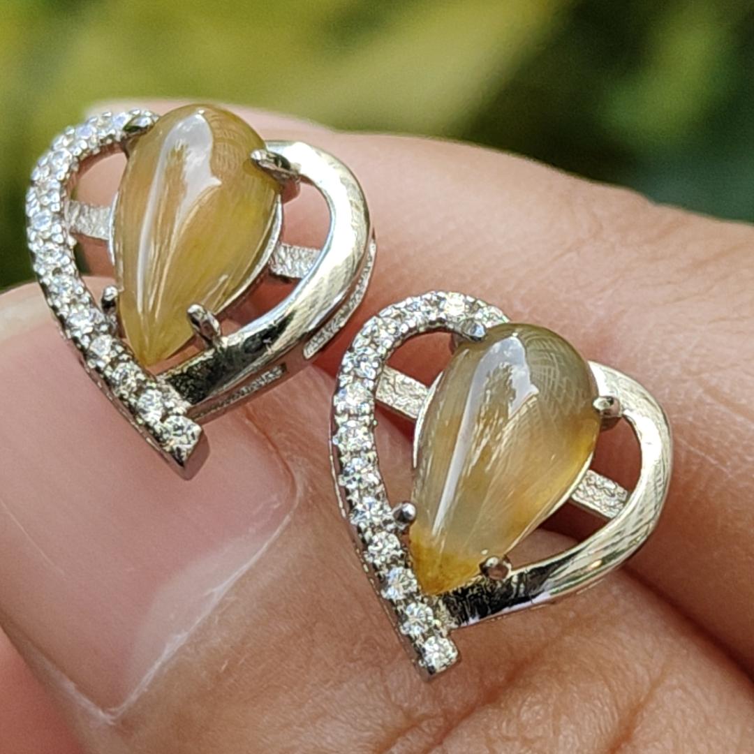 Icy Yellow Natural Jadeite zestaw typu A z certyfikatem S925 jako kolczyki na kolczykach waży 2,24 grama (s925es1)