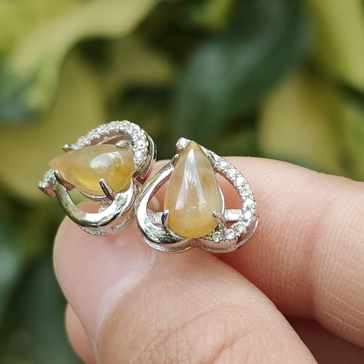 Icy Yellow Natural Jadeite zestaw typu A z certyfikatem S925 jako kolczyki na kolczykach waży 2,24 grama (s925es1)