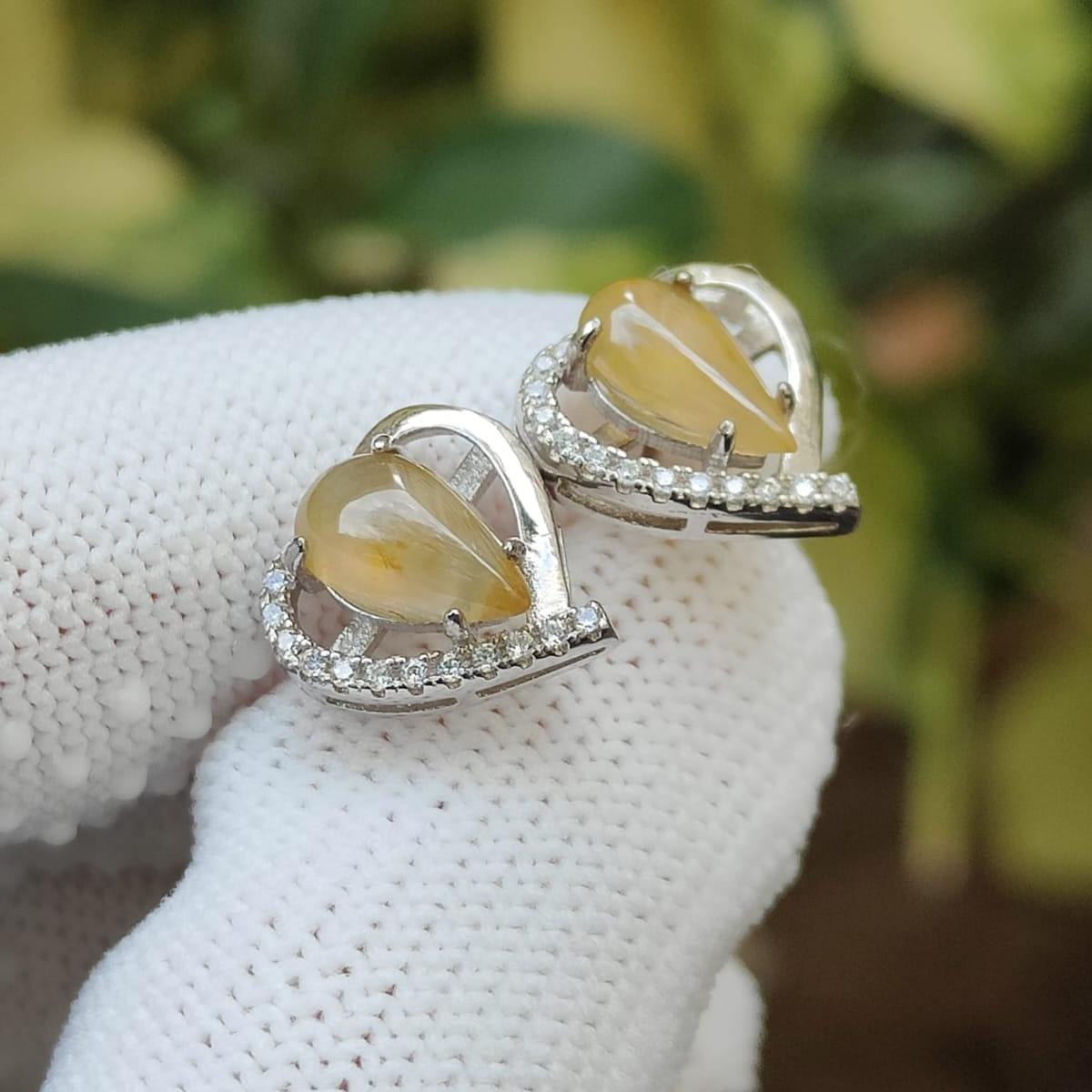 Icy Yellow Natural Jadeite zestaw typu A z certyfikatem S925 jako kolczyki na kolczykach waży 2,24 grama (s925es1)