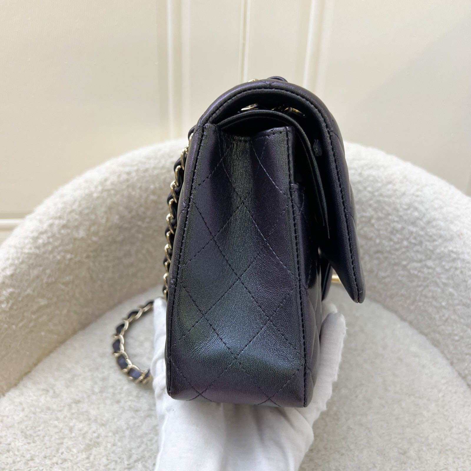 Chanel Medium Classic Flap CF in Iridescent Black Lambskin and LGHW (Model: A01112) · v4