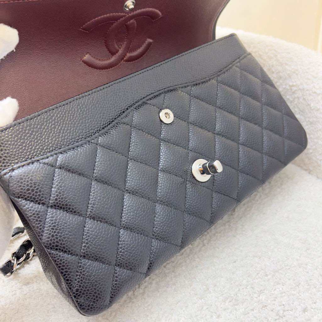 Chanel Medium Classic Flap CF in Black Caviar and SHW (Model: A01112) · v23