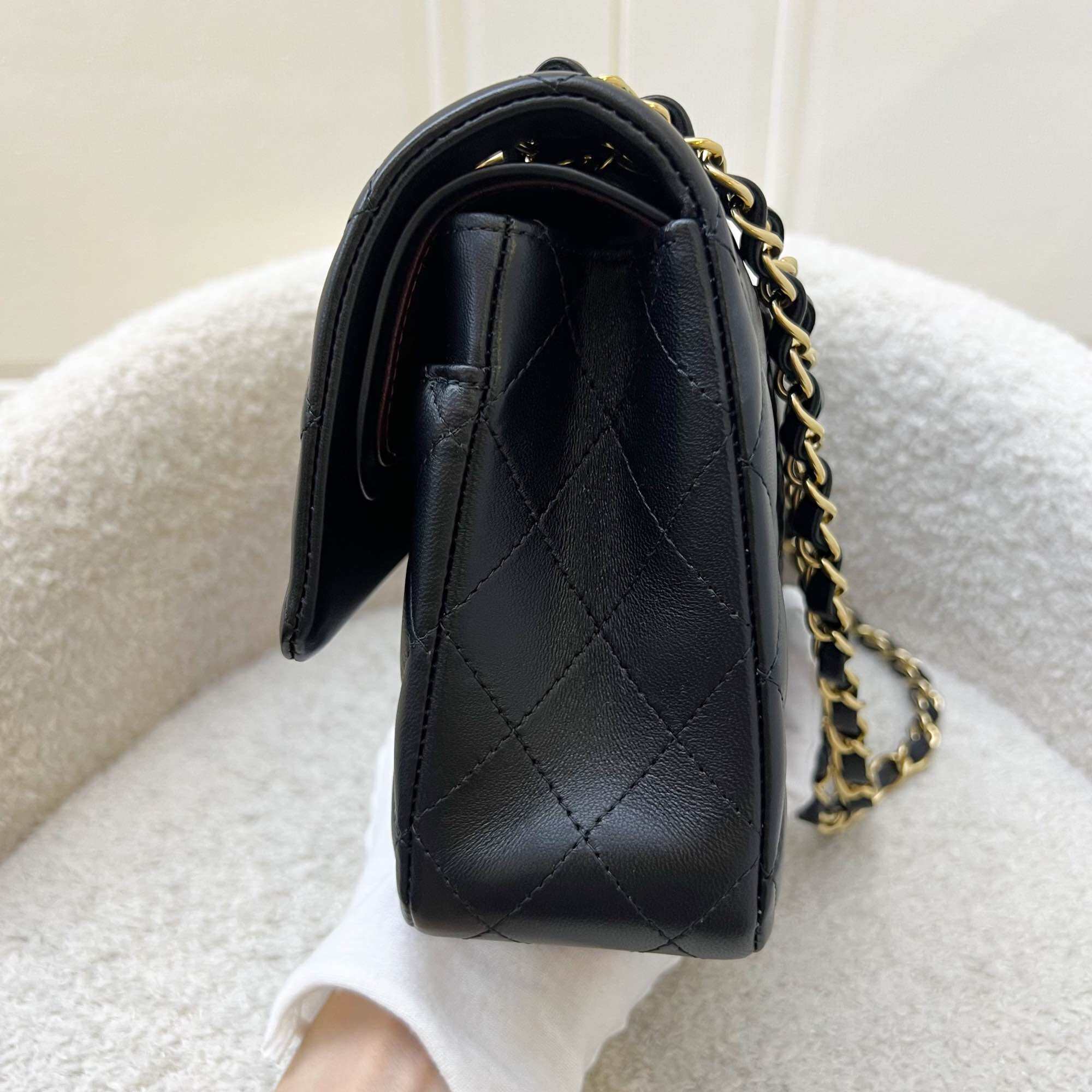 Chanel Medium Classic Flap CF Black Lambskin and GHW (Model: A01112) · v5