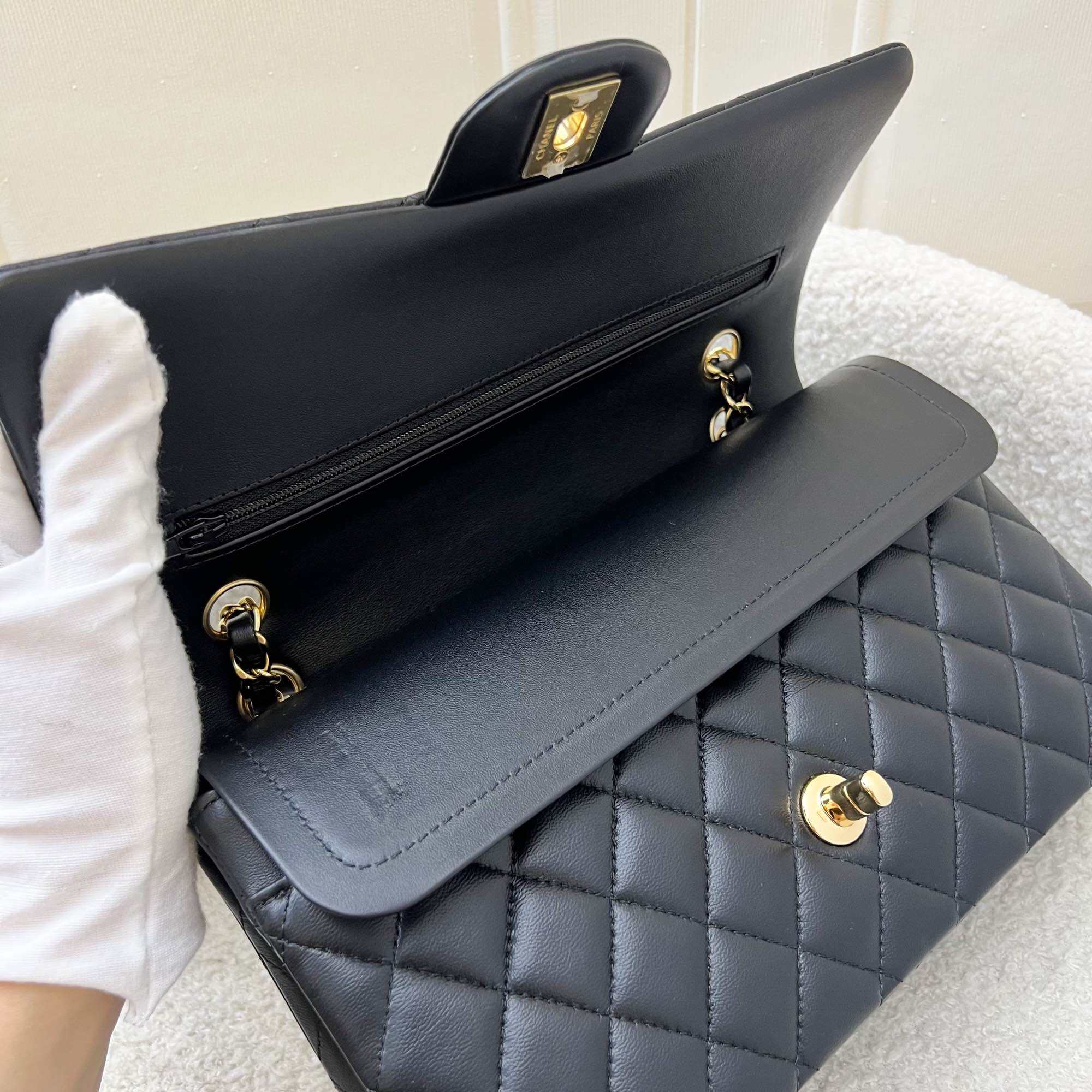 Chanel Medium Classic Flap CF Black Lambskin and GHW (Model: A01112) · v5