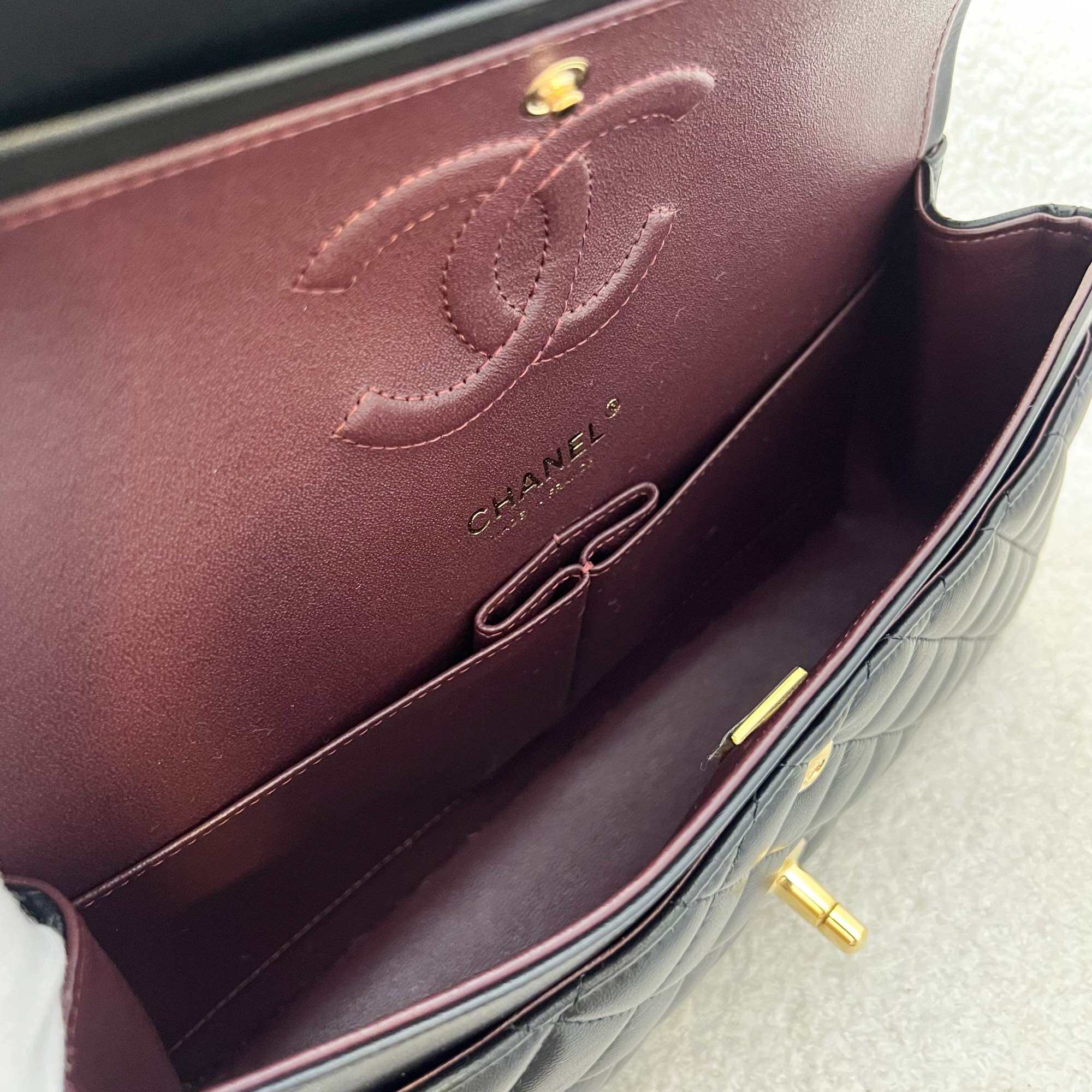 Chanel Medium Classic Flap CF Black Lambskin and GHW (Model: A01112) · v5