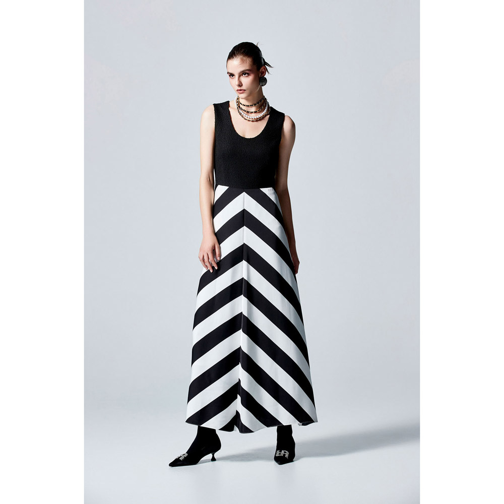 iROO Women Fashion Sleeveless Stripe Print Maxi Dress · v6