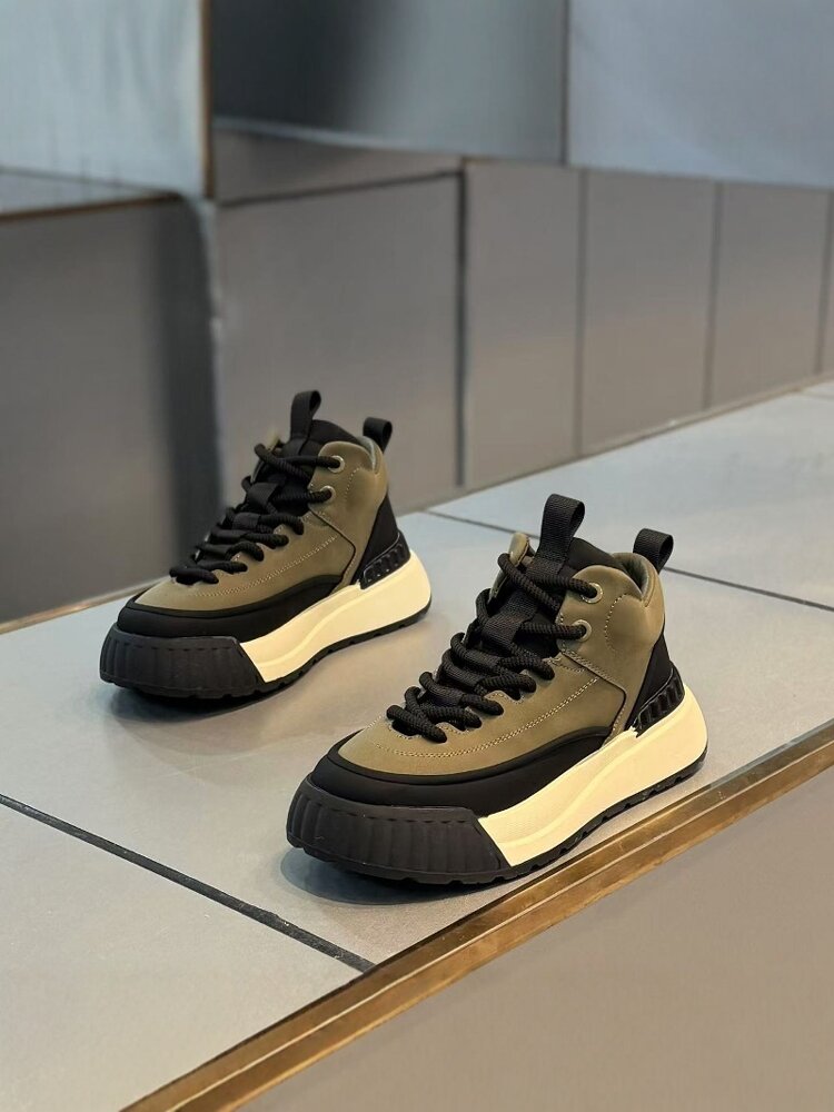 Scarpe casual sportive comode e antiscivolo da uomo alla moda con tacco spesso progettate per stile e funzionalità
