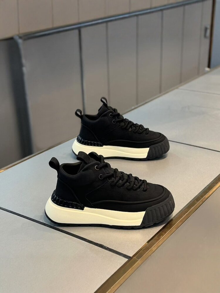 Scarpe casual sportive comode e antiscivolo da uomo alla moda con tacco spesso progettate per stile e funzionalità