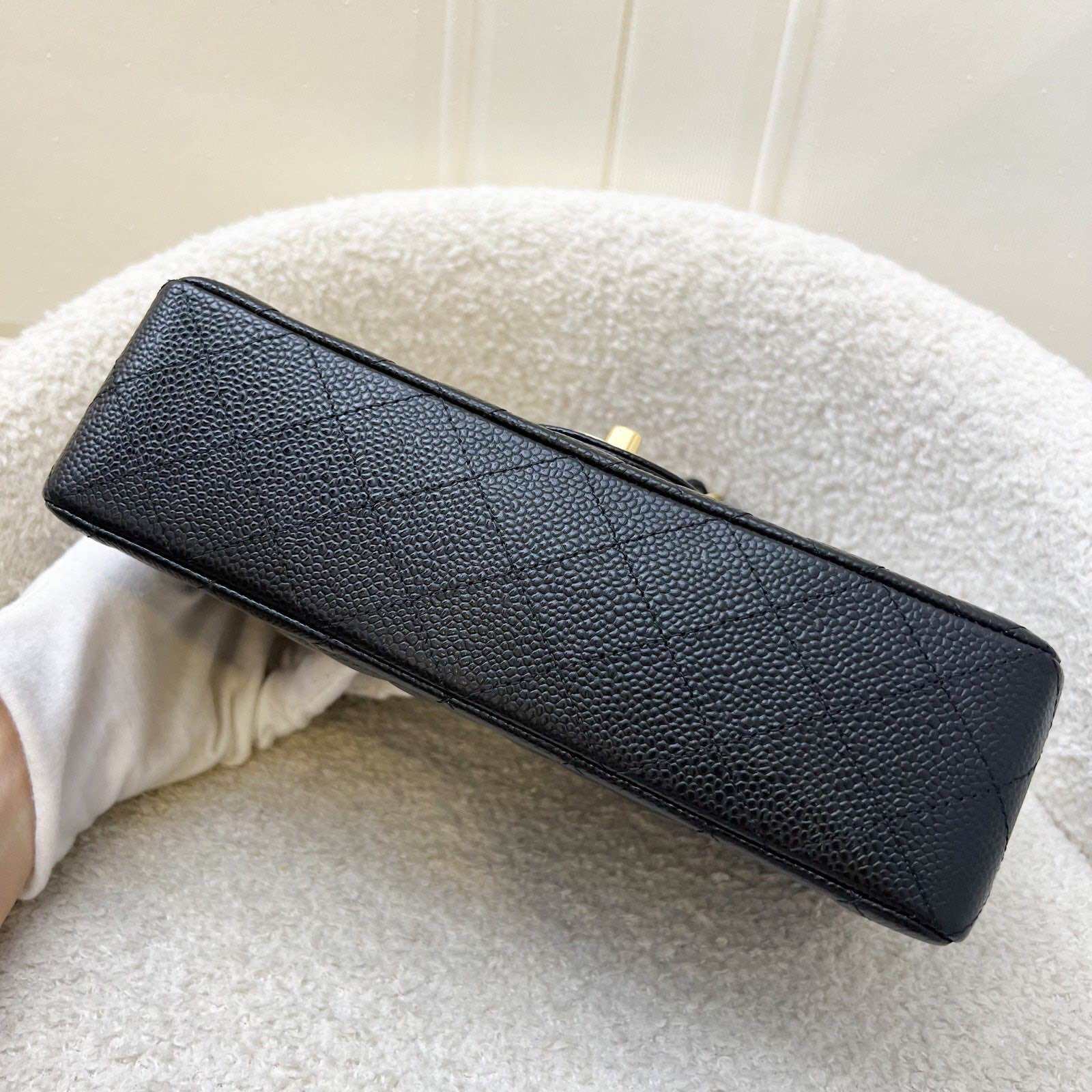 Chanel Small Classic Flap CF в цвете Black Caviar и GHW