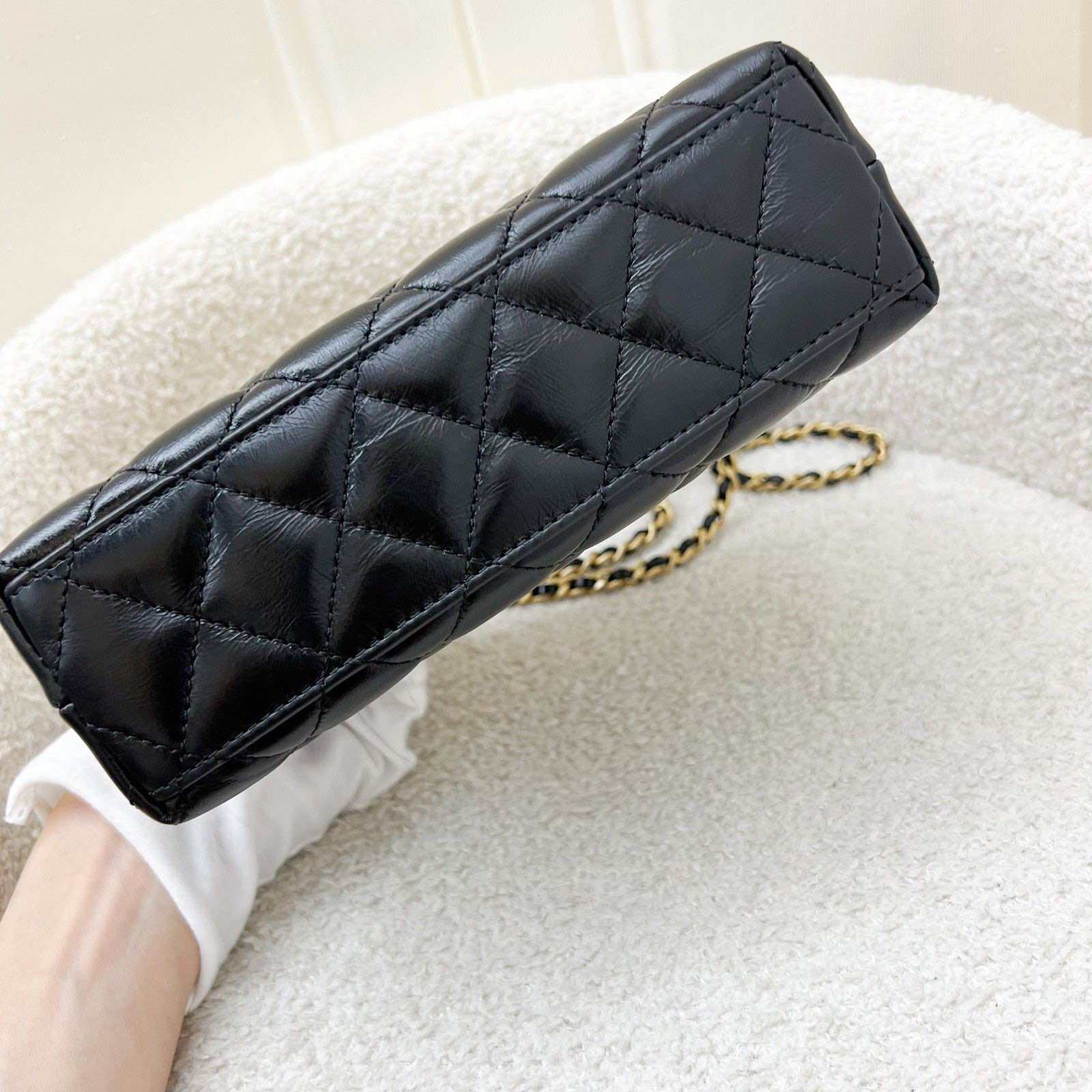 Chanel Mini / Small Kelly Bag in Black Shiny Distressed Calfskin and AGHW · v6