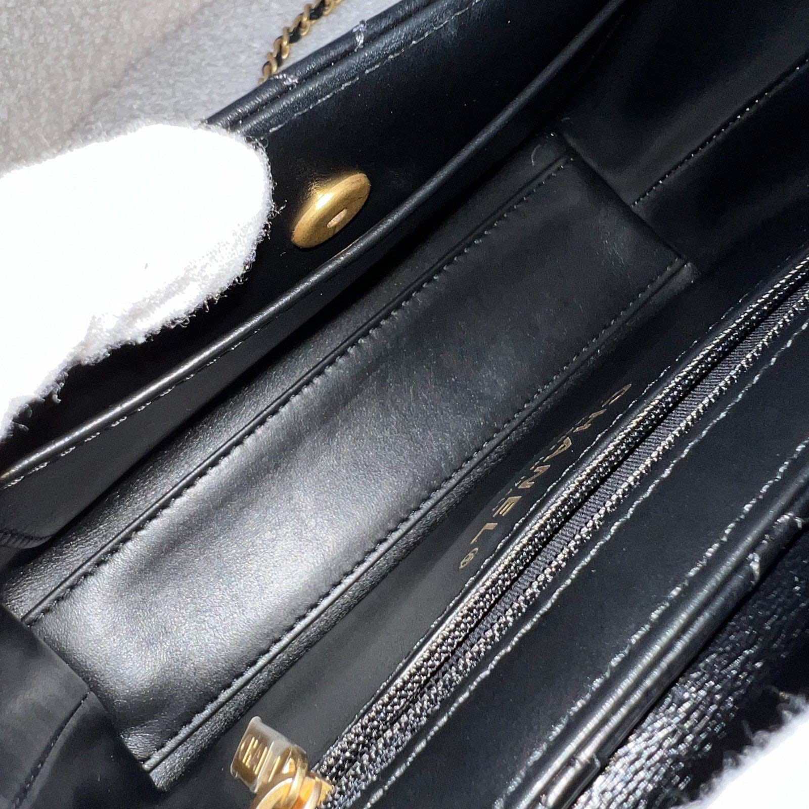 Chanel Mini / Small Kelly Bag in Black Shiny Distressed Calfskin and AGHW · v6