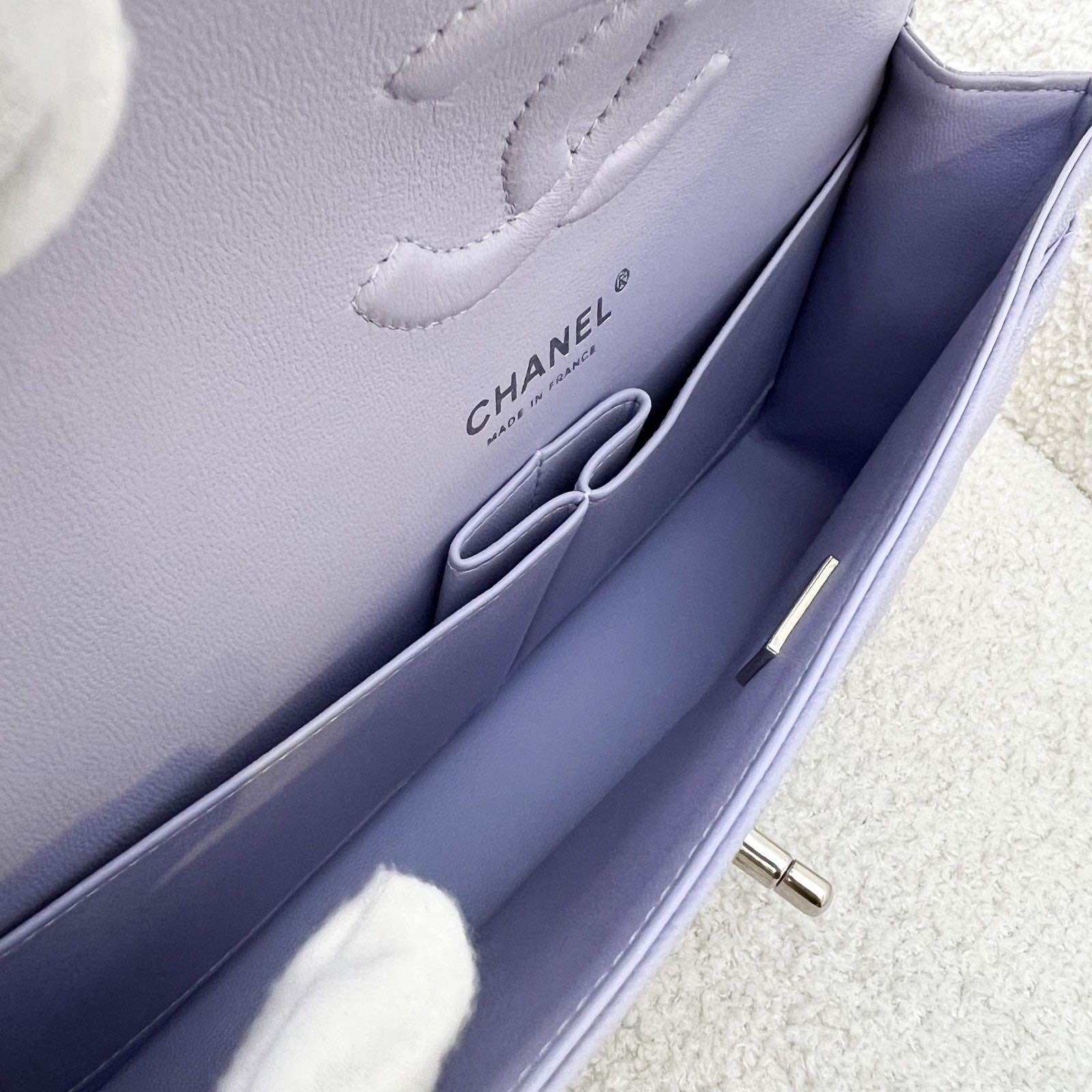 Chanel Medium Classic Flap CF in 21K Lilac Caviar and SHW · v11