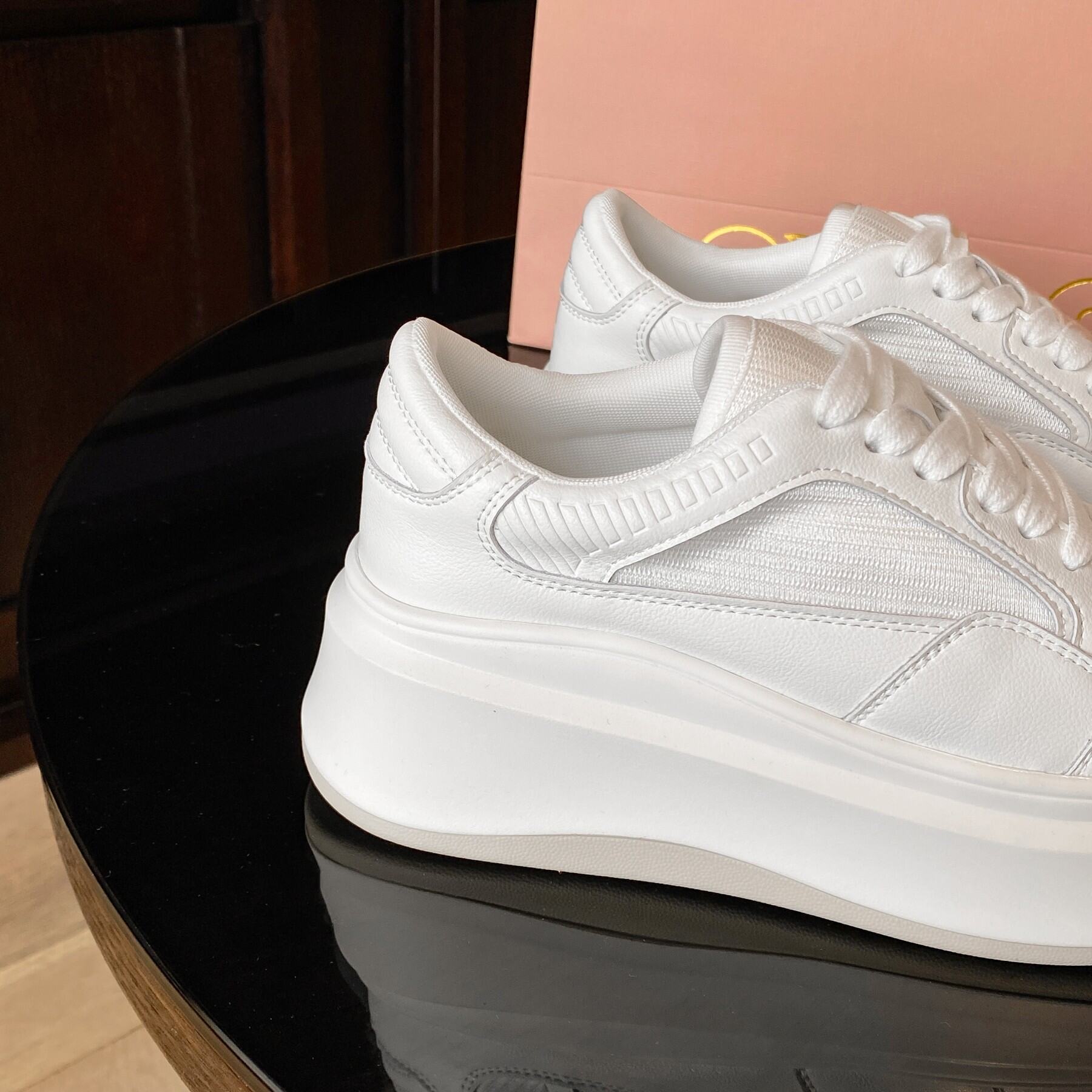 2025 New Thick Bottom round Toe Heightening Korean Style White Casual Board Shoes Women's Sneakers Lace-Up Sports Genuine Leather · v6