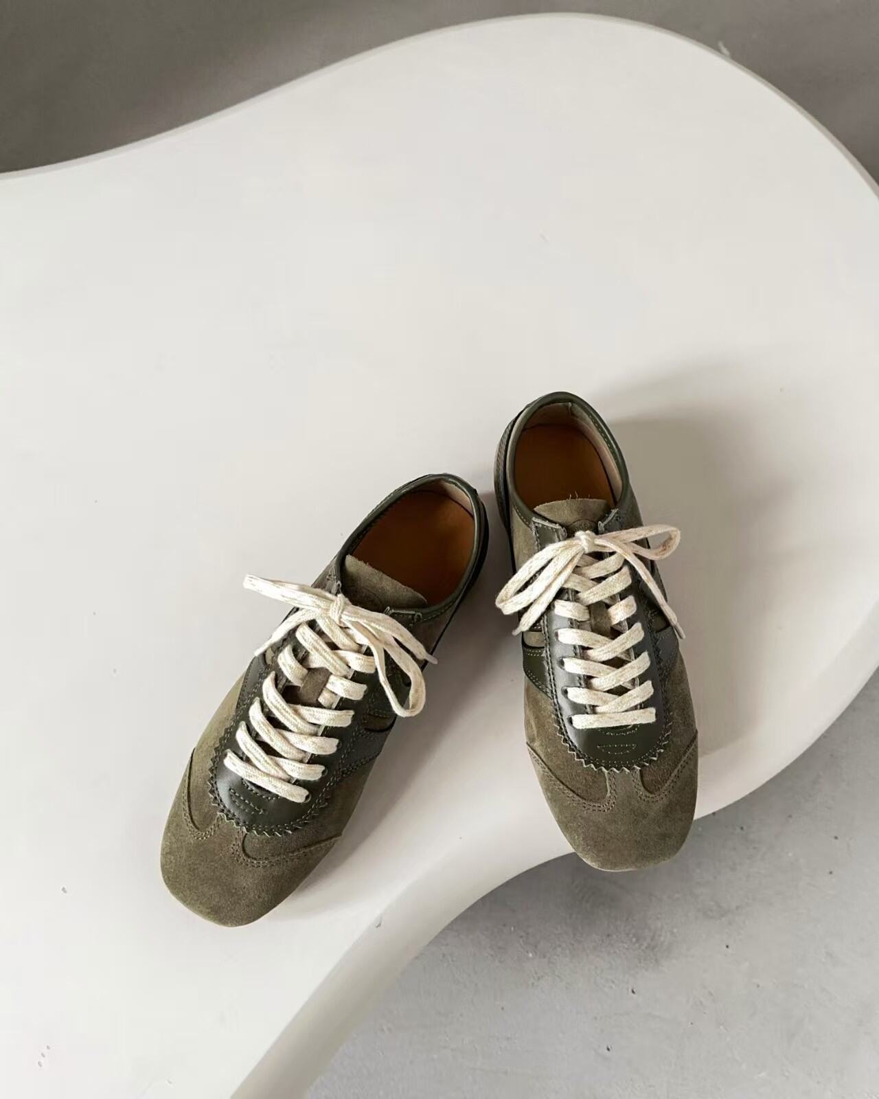 Olive Green Agam Shoes Deqin Casual Sneakers Women's Flat Bottom Sports Shoes Easy to Wear Comfortable Leather Interior · v12